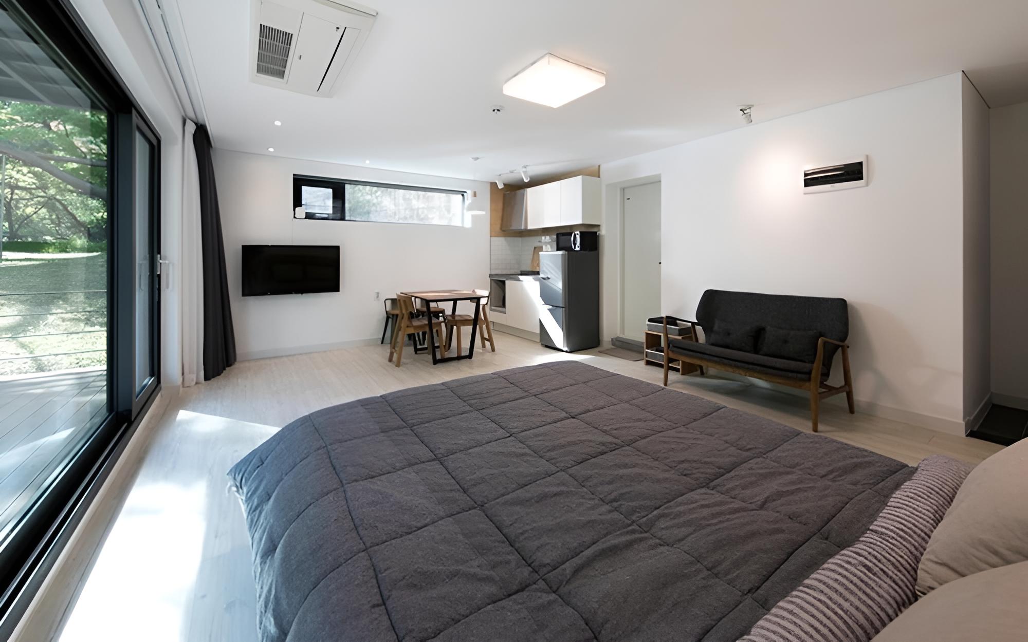 Room (101) photo 3