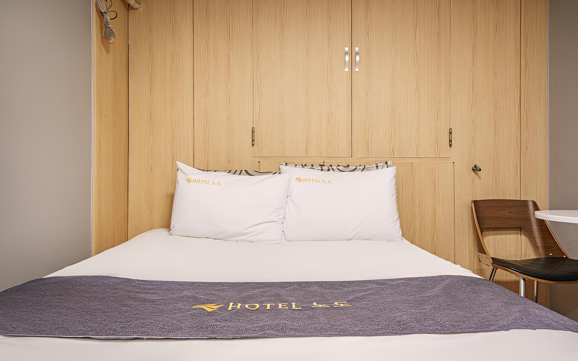 Room (Standard Room) - Photo 7