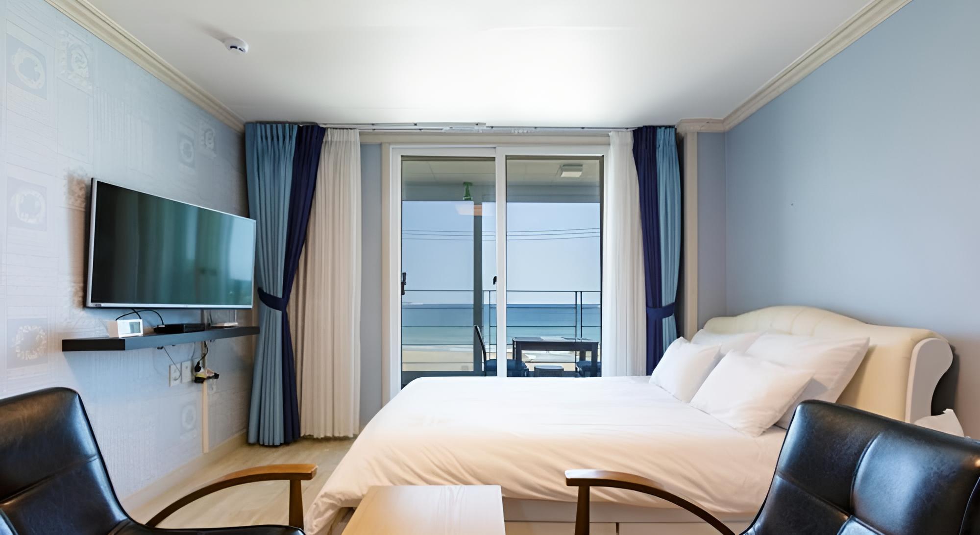 Room (Room 301 (Whirlpool Spa)) - Photo 2