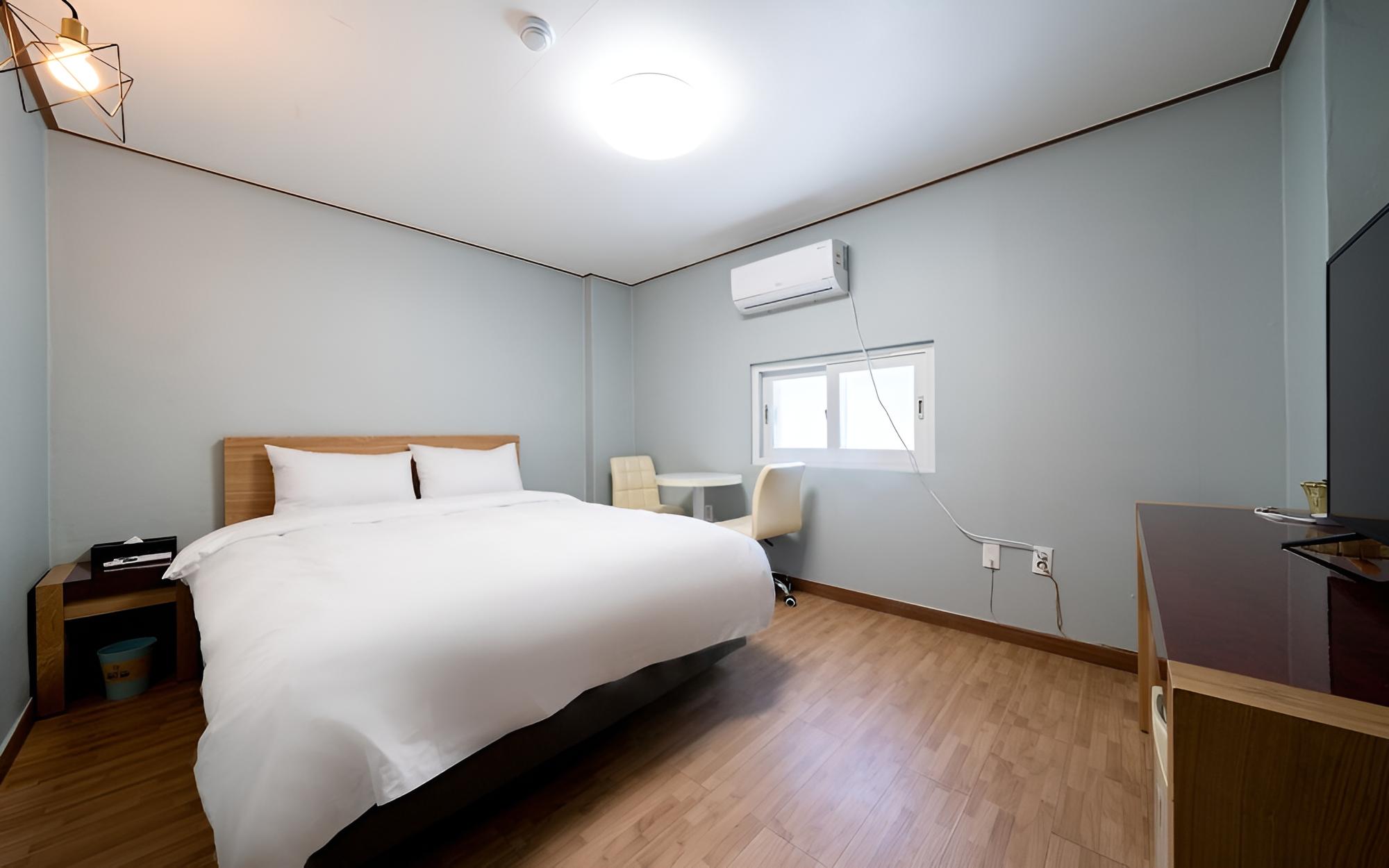 Room (Standard Room)