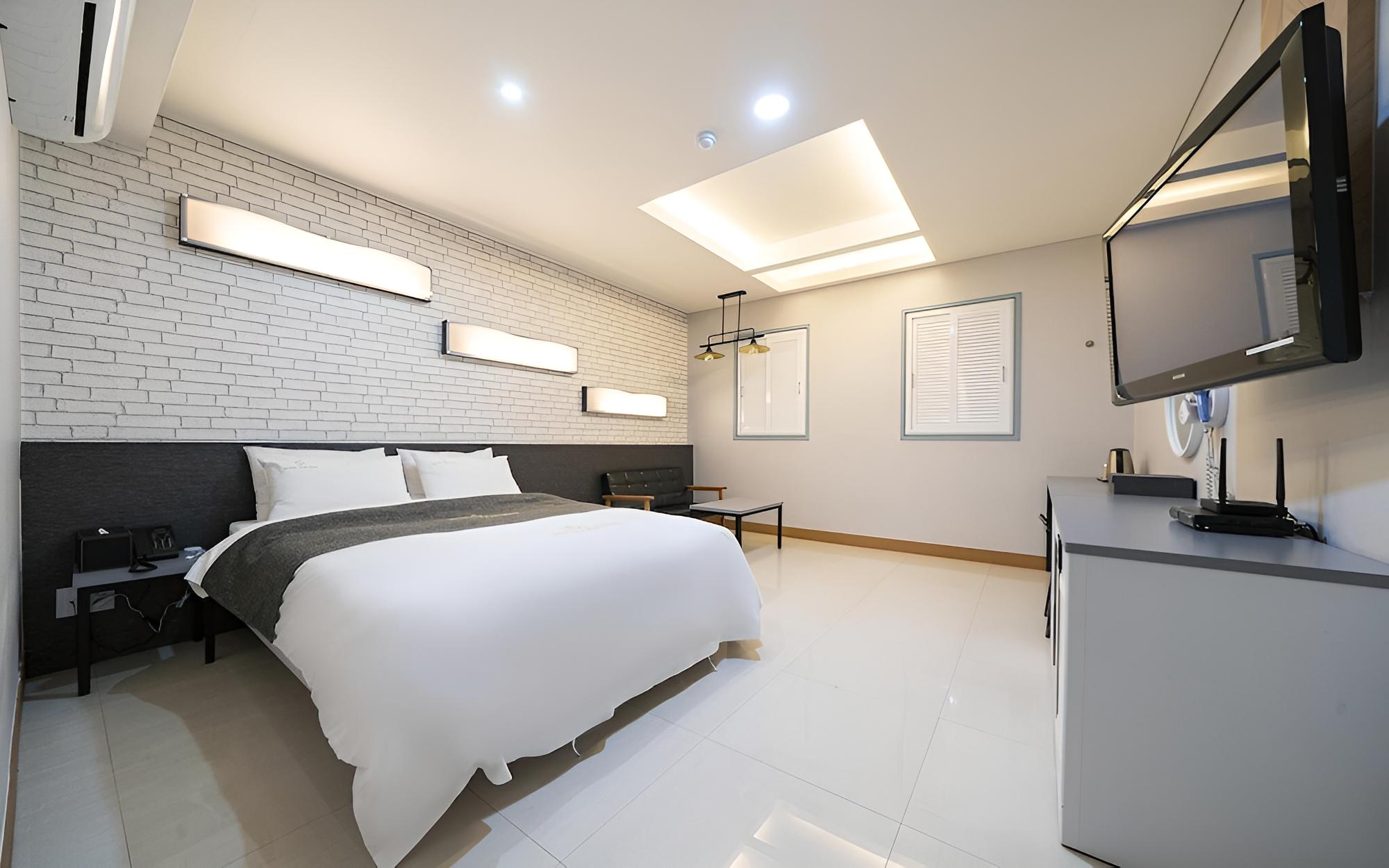 Room (Deluxe room)