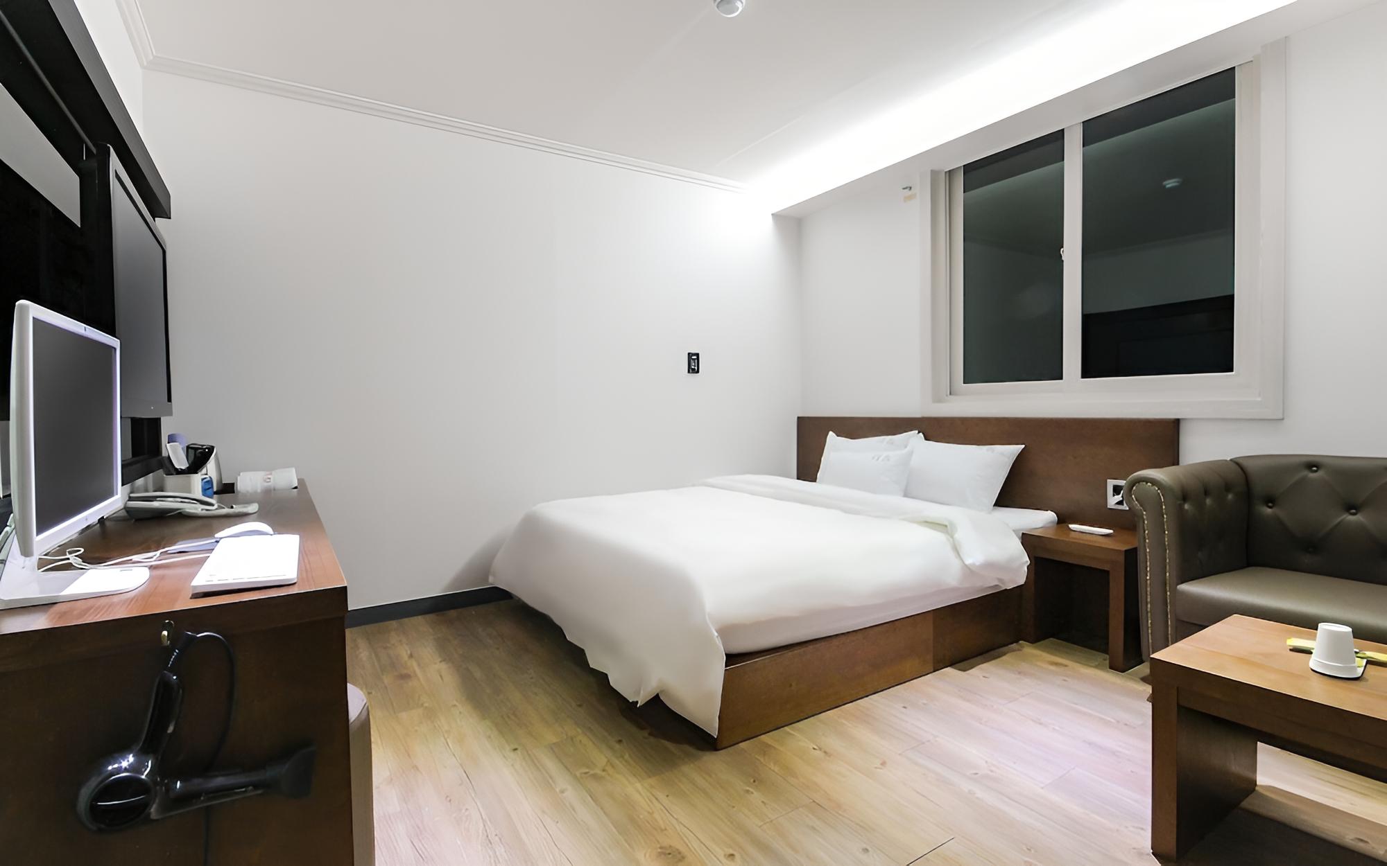 Room (Standard (non-smoking room Netflix av) photo 1