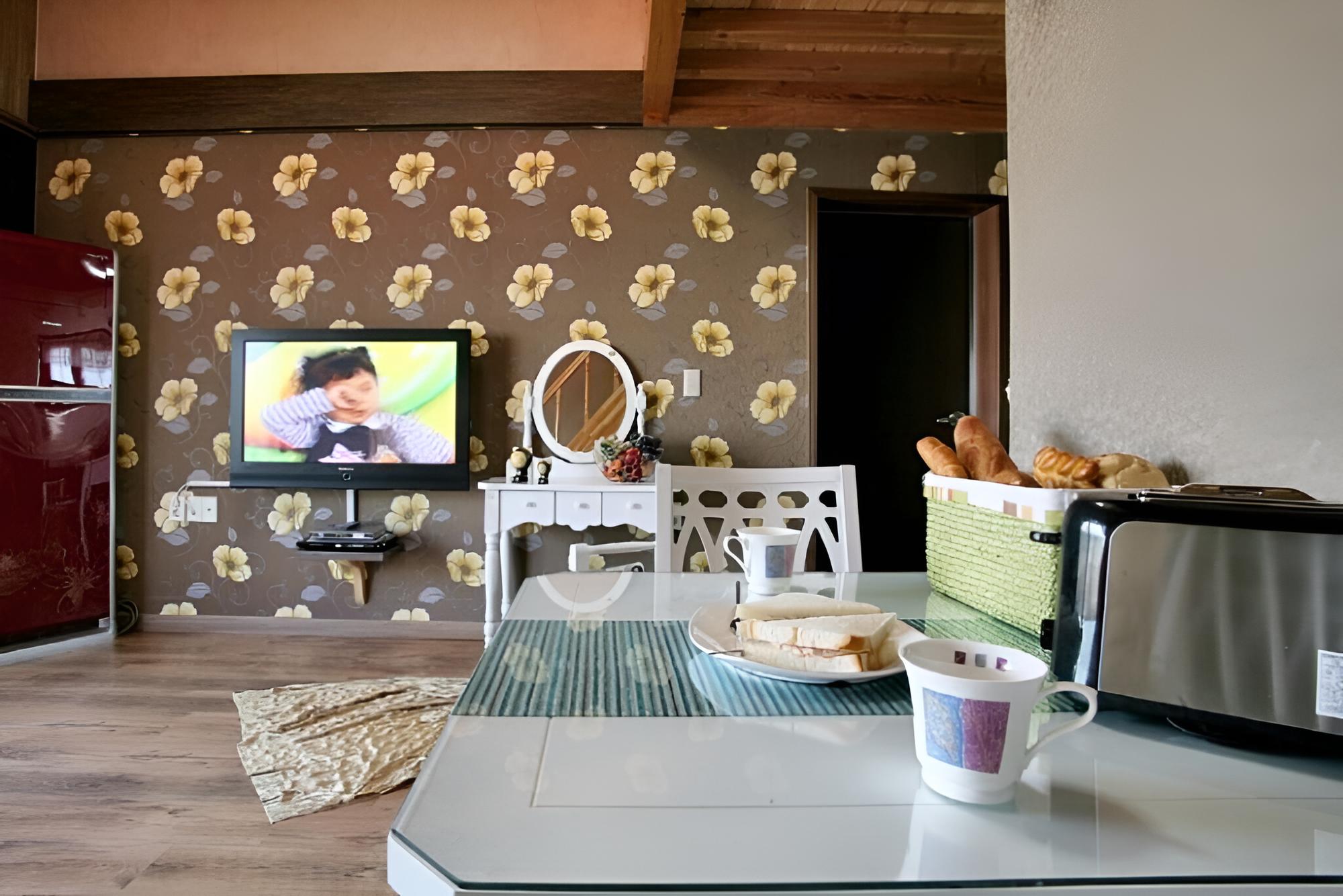 Room (Daisy )