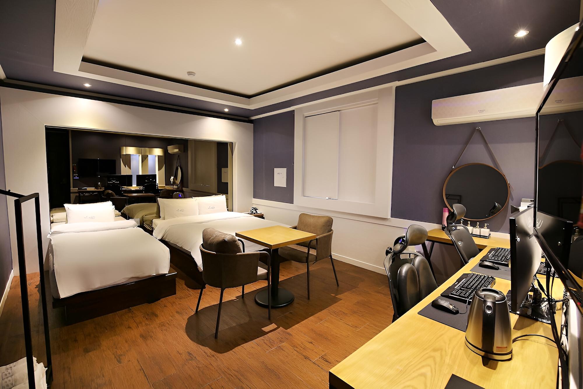 Room (Twin Bed (Hard Drive-Less 2PC Netflix) - Photo 3