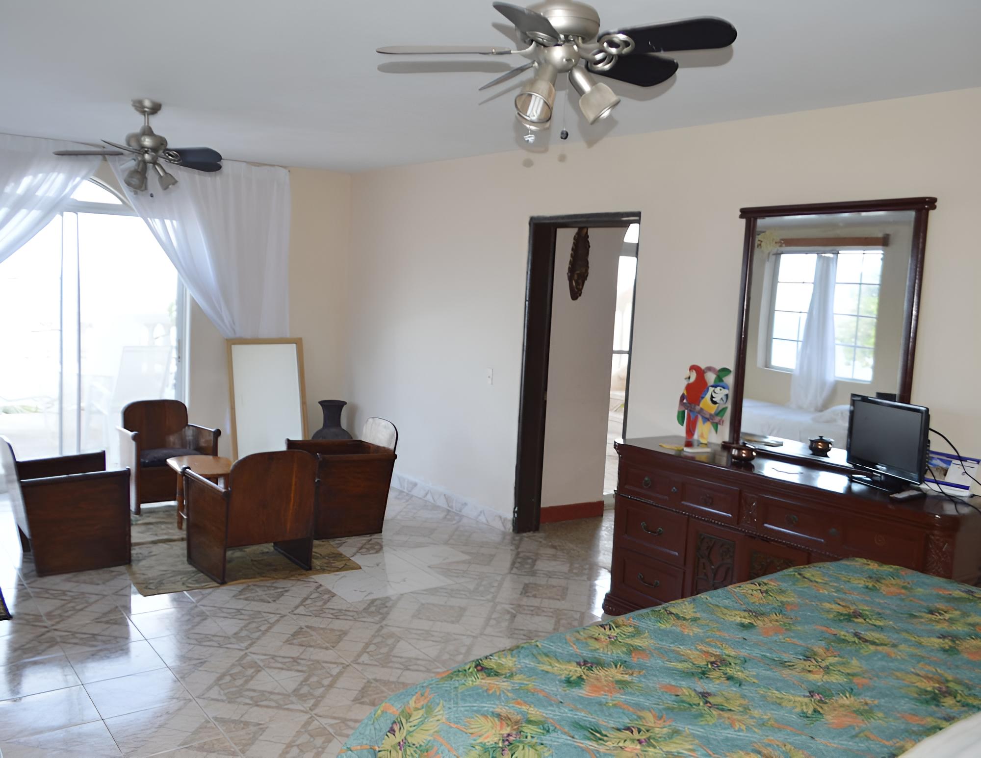 Suite, Sea View