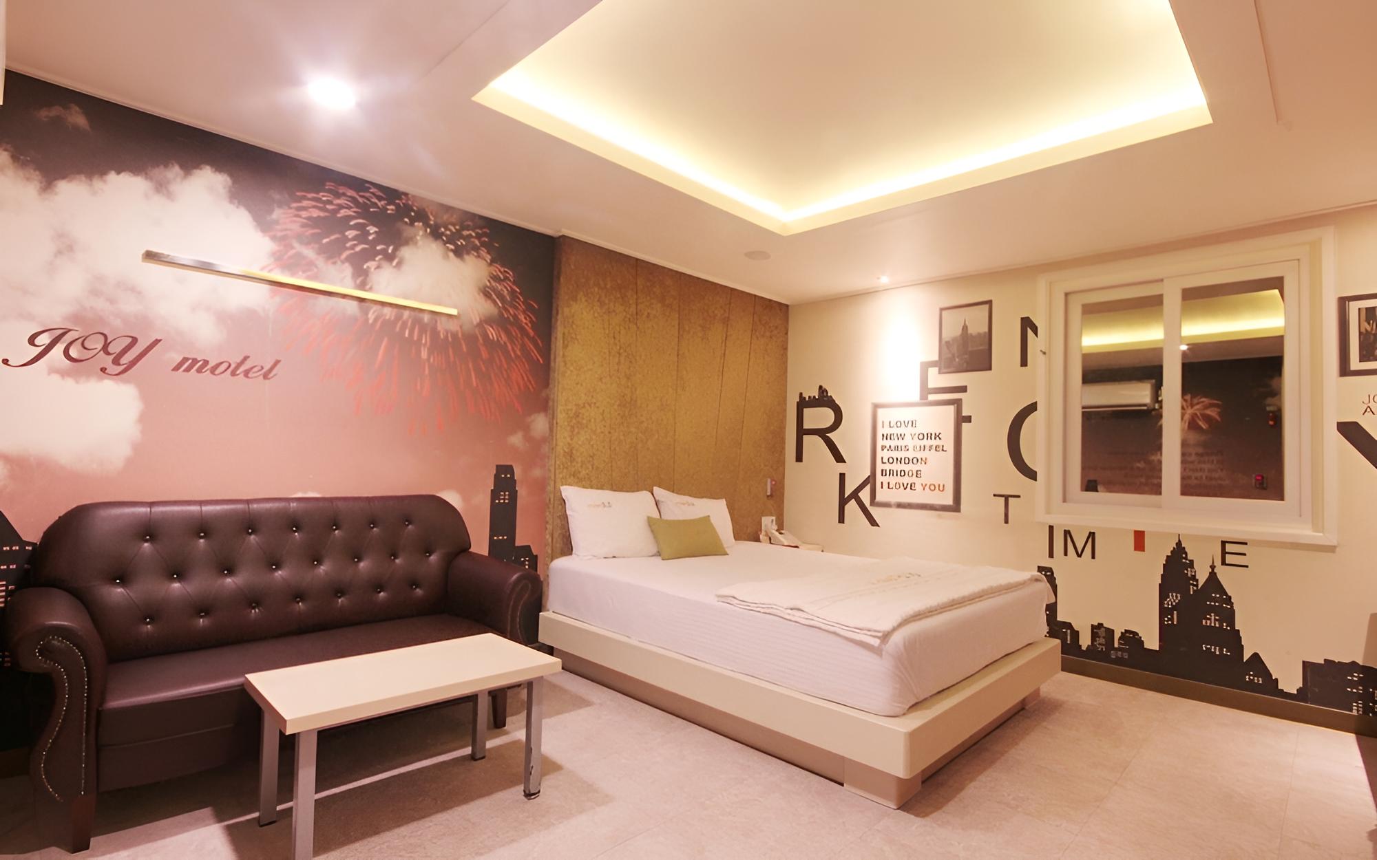 Room (Standard (You can watch Netflix)) photo 3