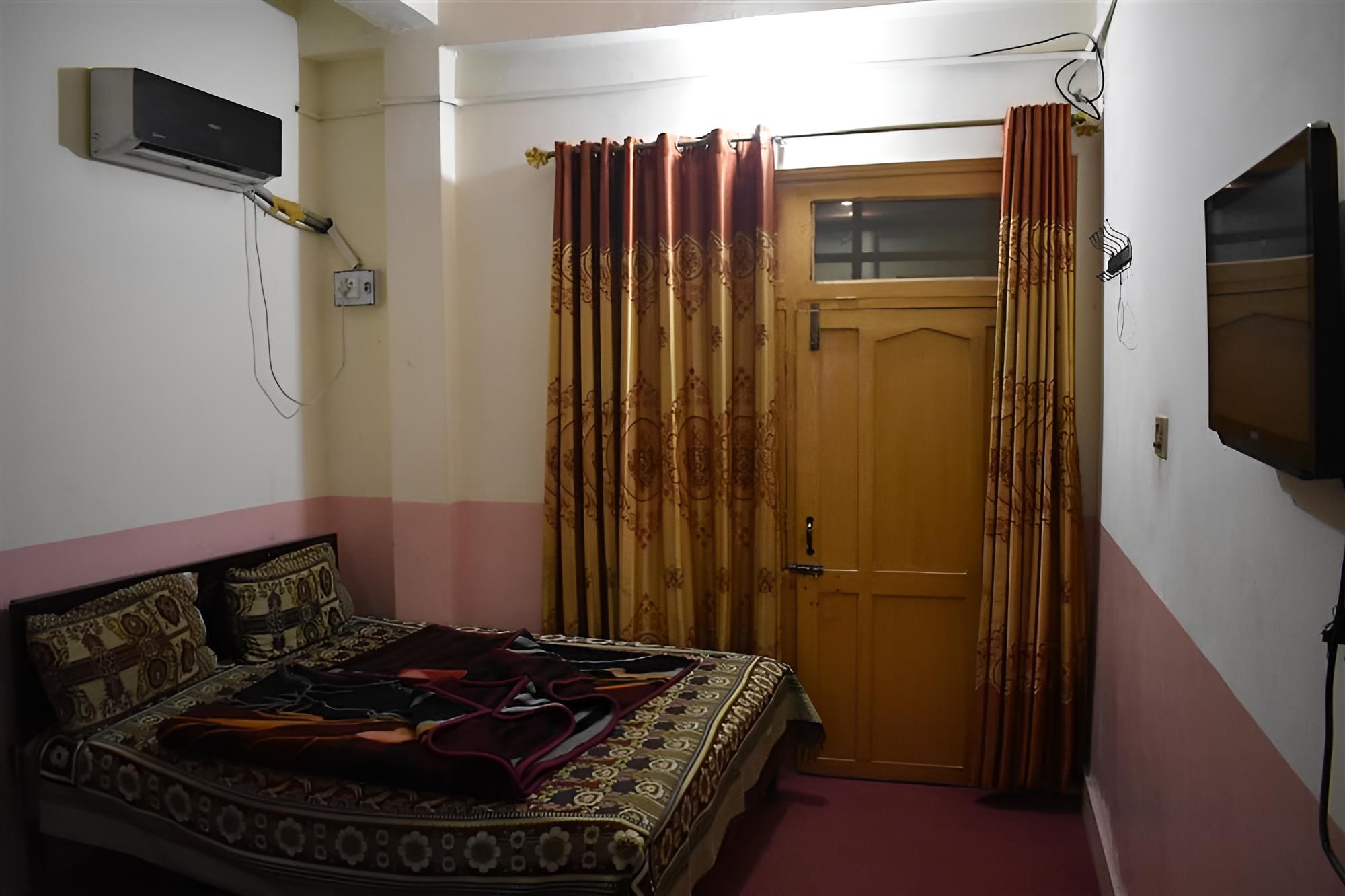 Basic Room photo 2