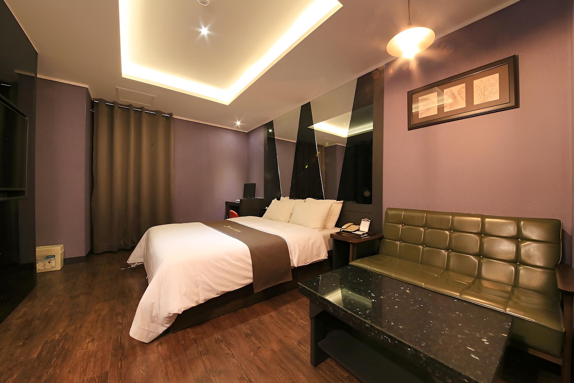 Room (Standard room)