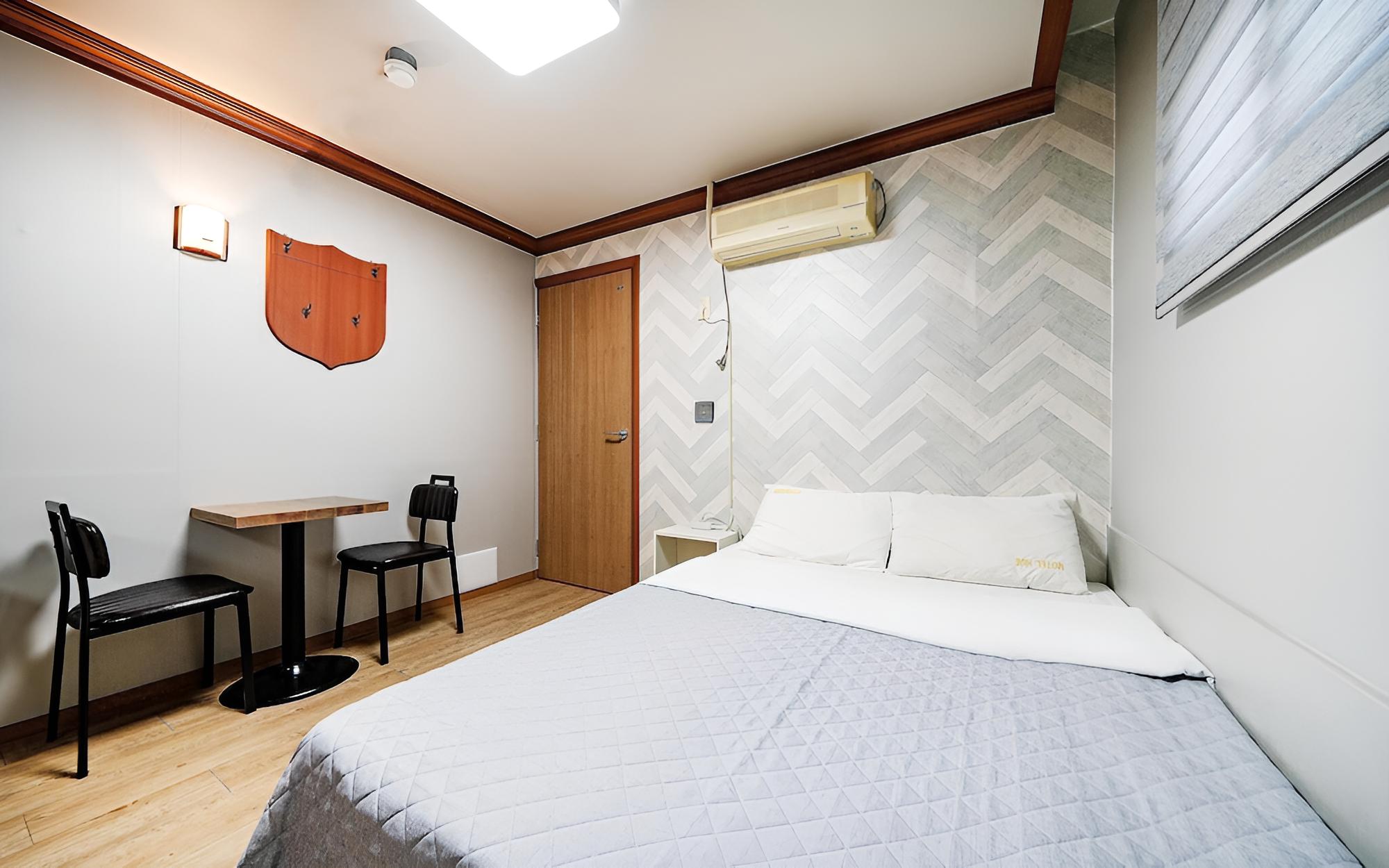 Room (Mini (double room))