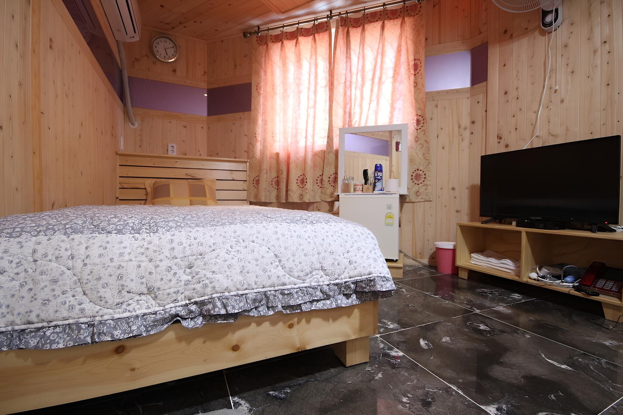 Room (Single room)