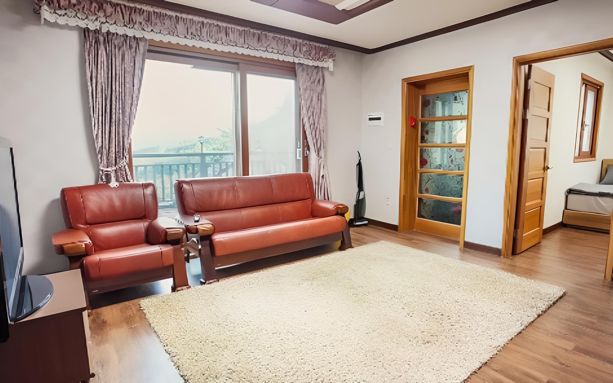 Room (Family Room)