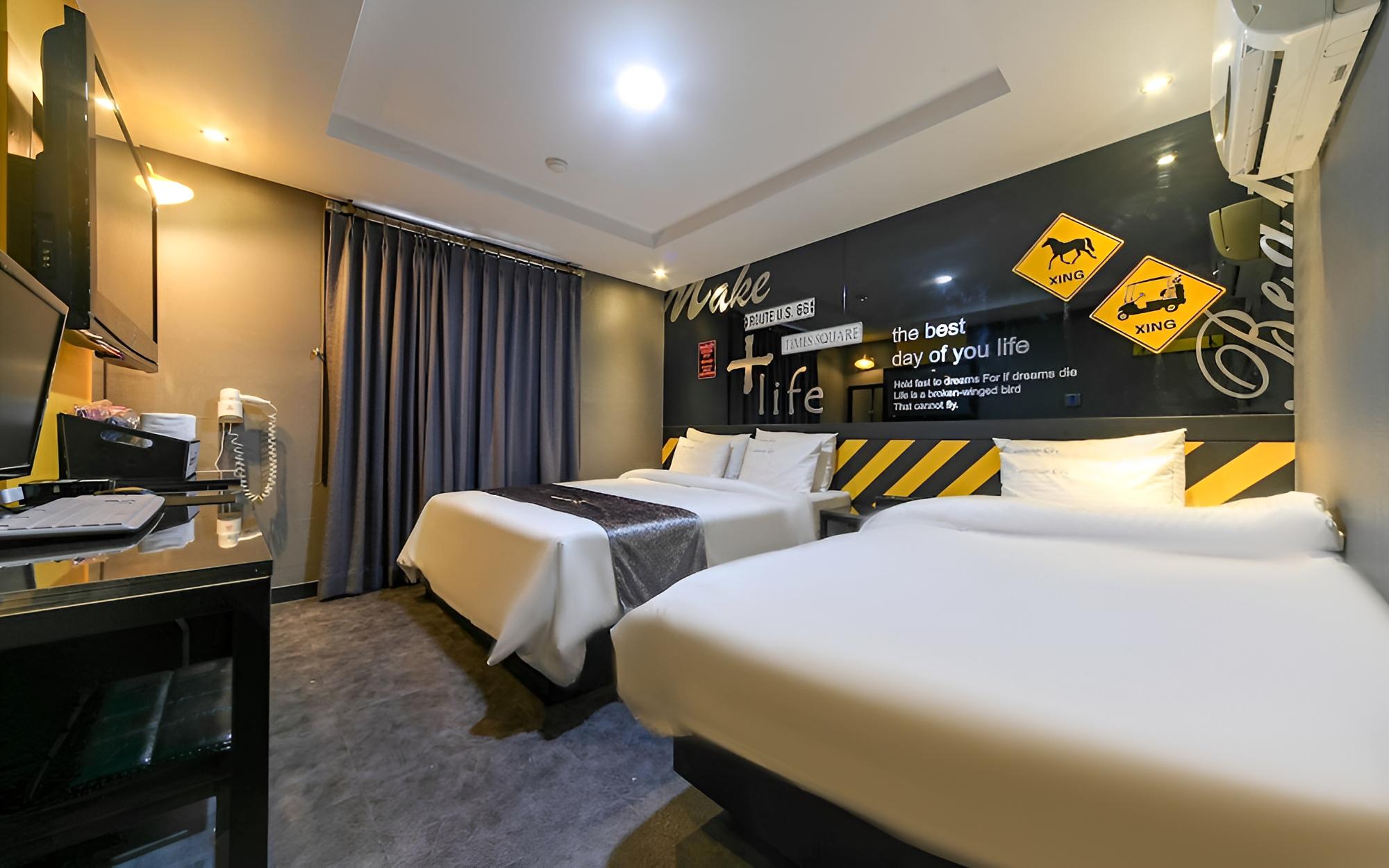 Room (Twin (Netflix available air purifier ) - Photo 4