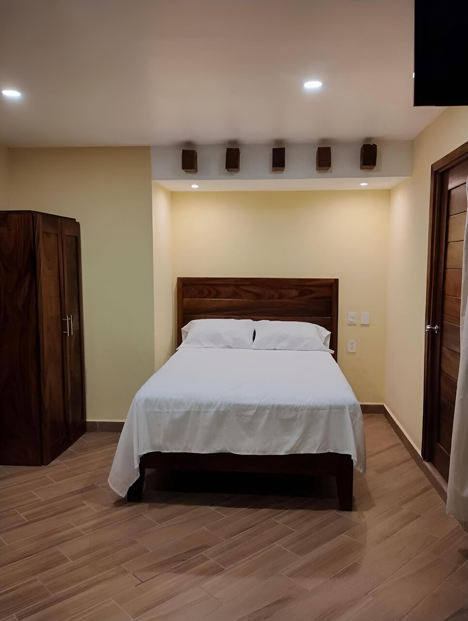Traditional Room, 1 Queen Bed