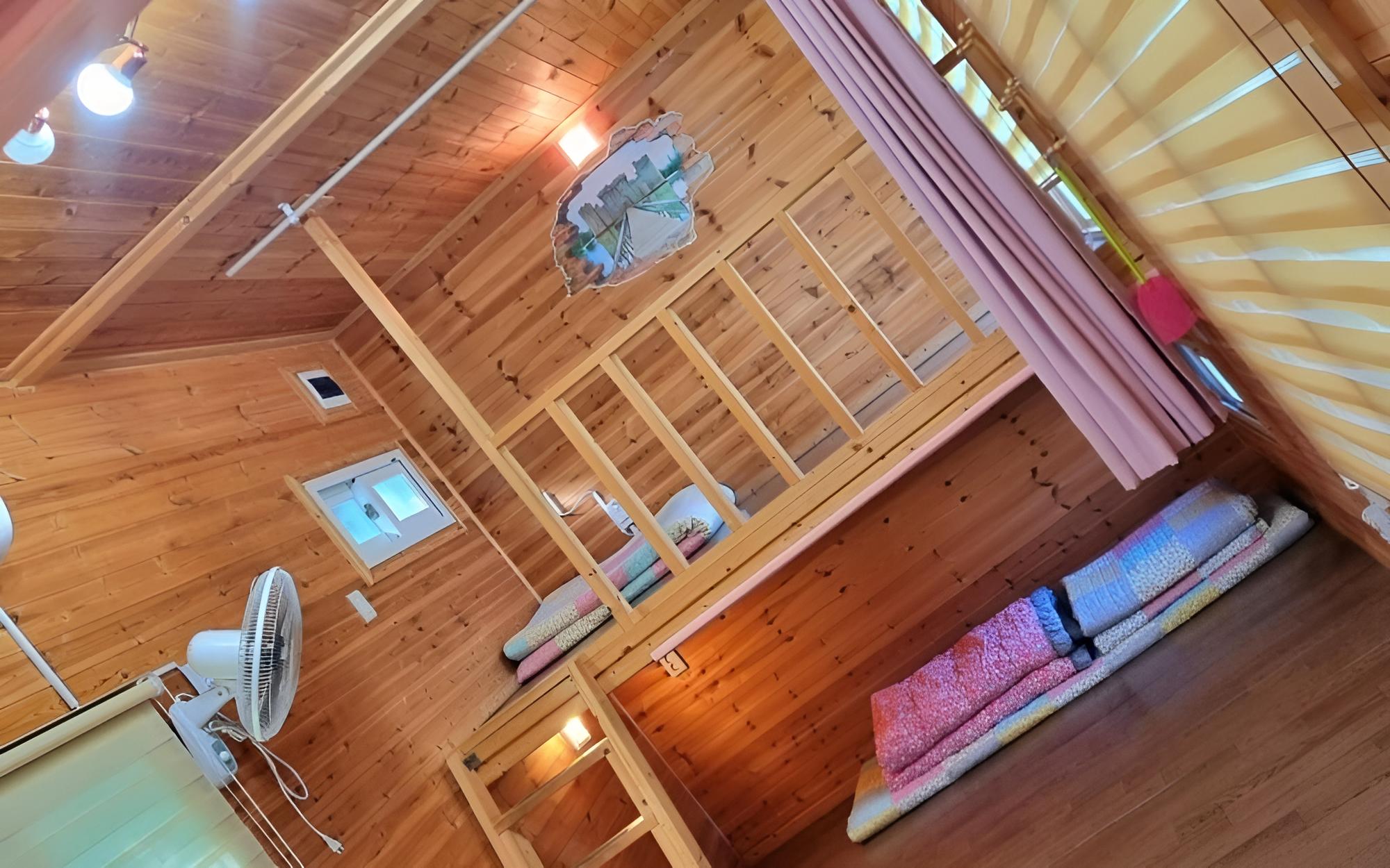 Room (Autumn (Unshared House Duplex))