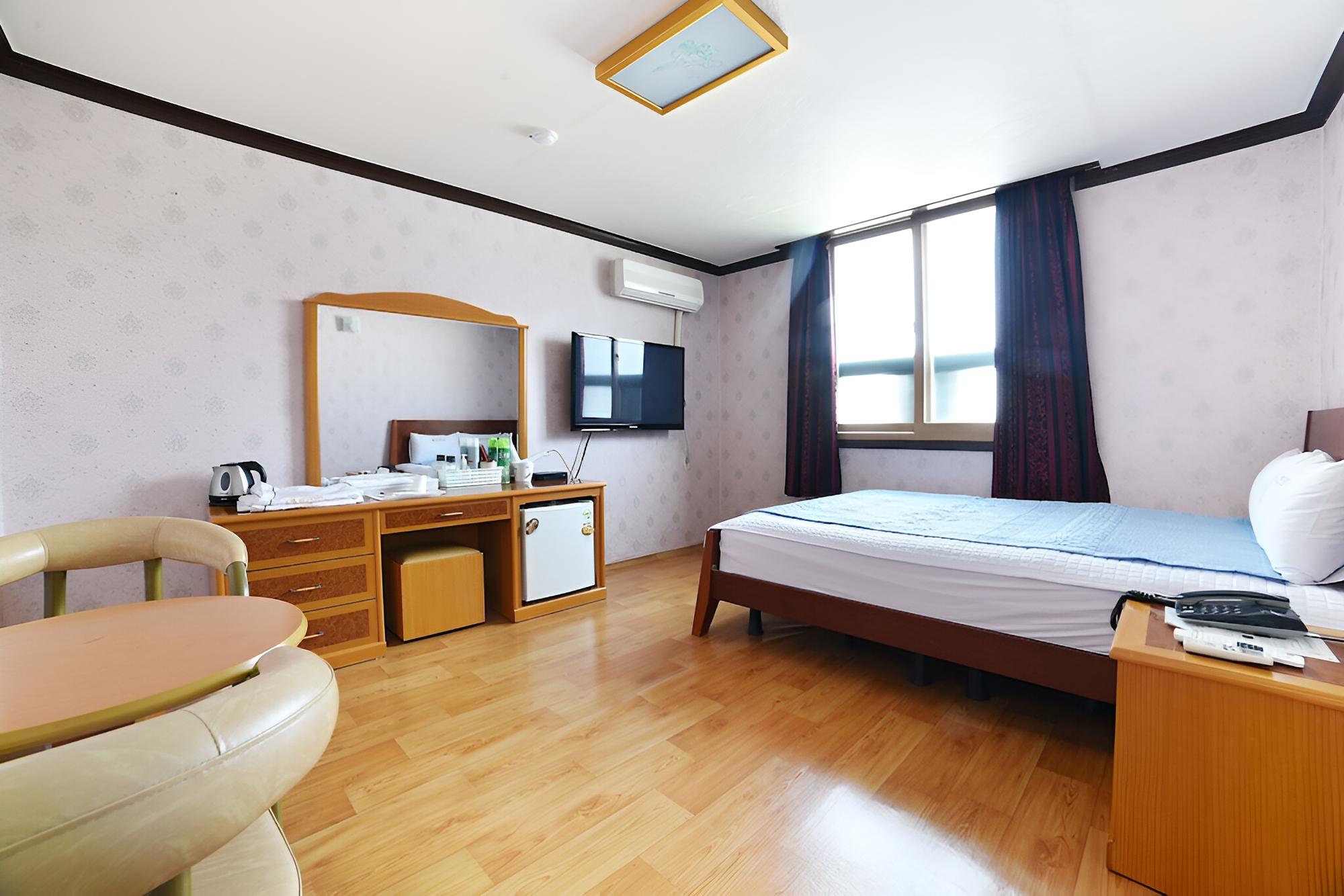 Room (Standard)