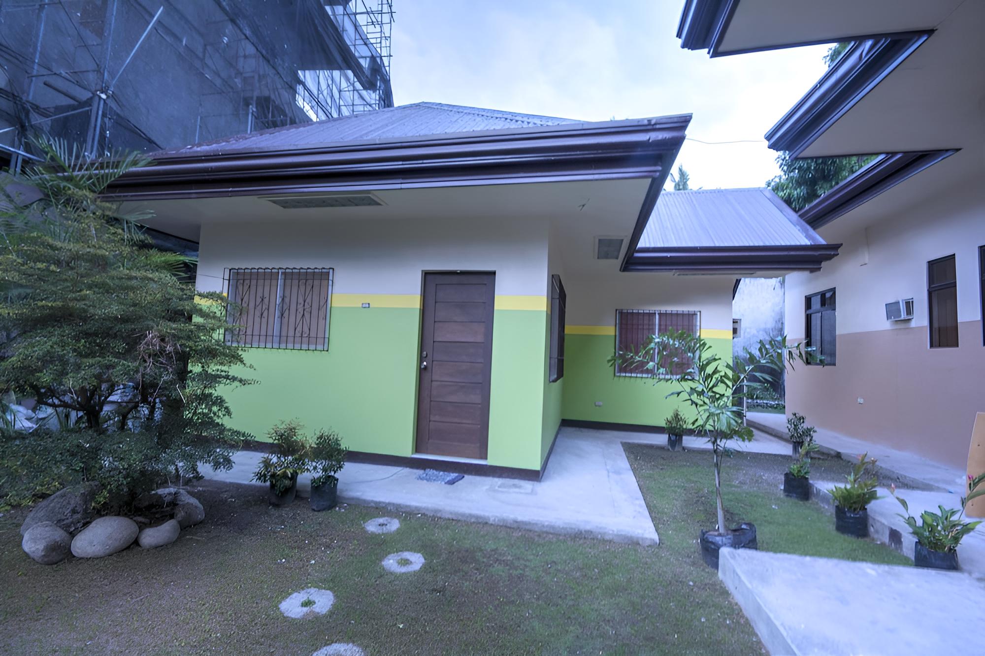 Economy Double Room with Shared Bathroom photo 2