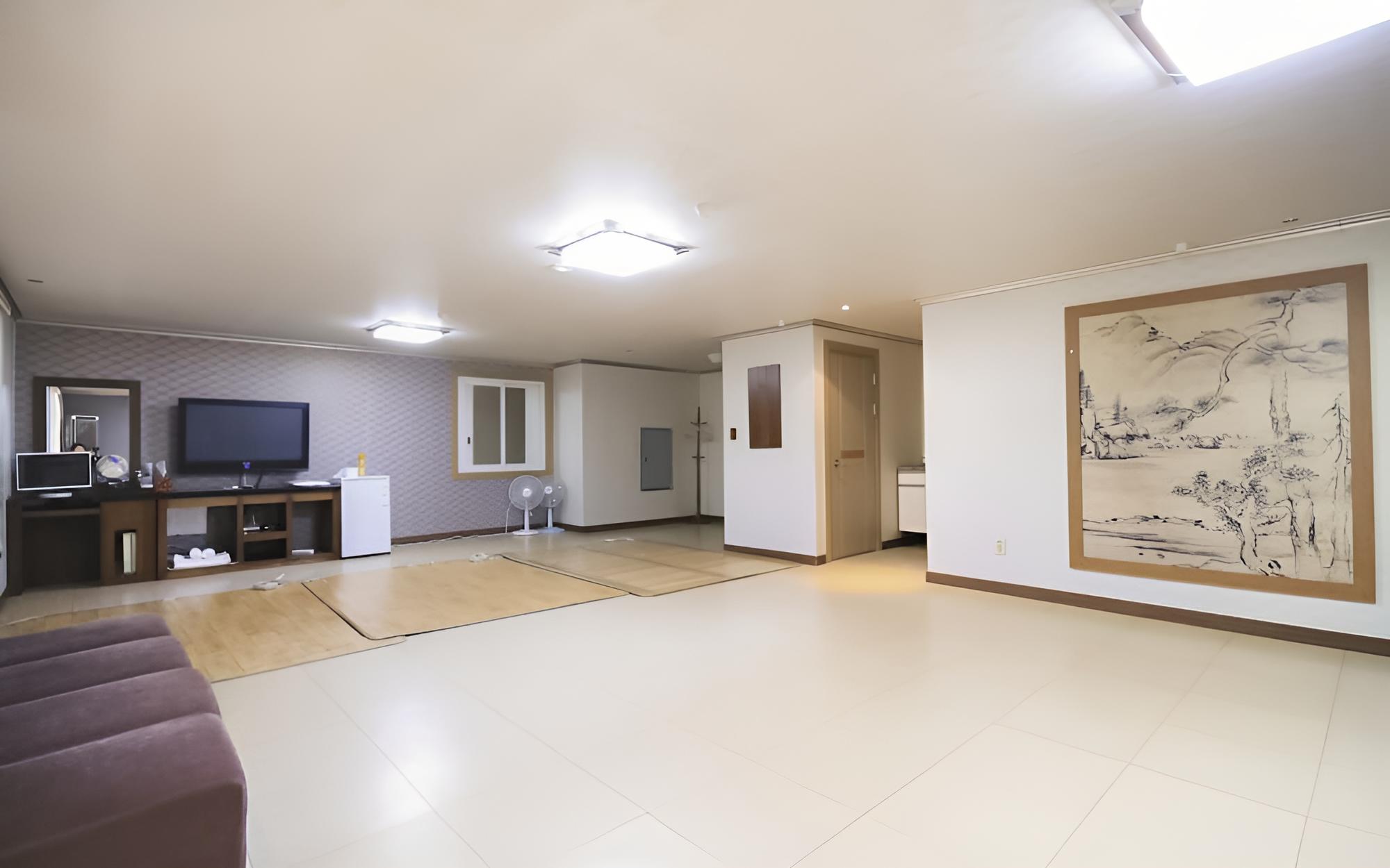 Room (Family-Hanok Korean room standard 5 p) photo 2