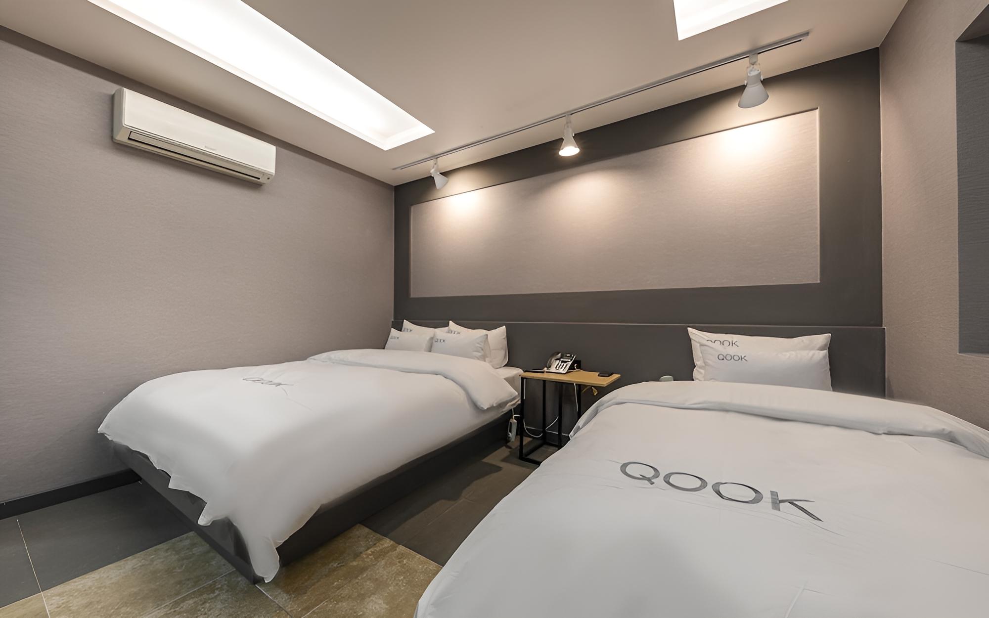 Room (Business - Two beds Large Room (Netfl) photo 3