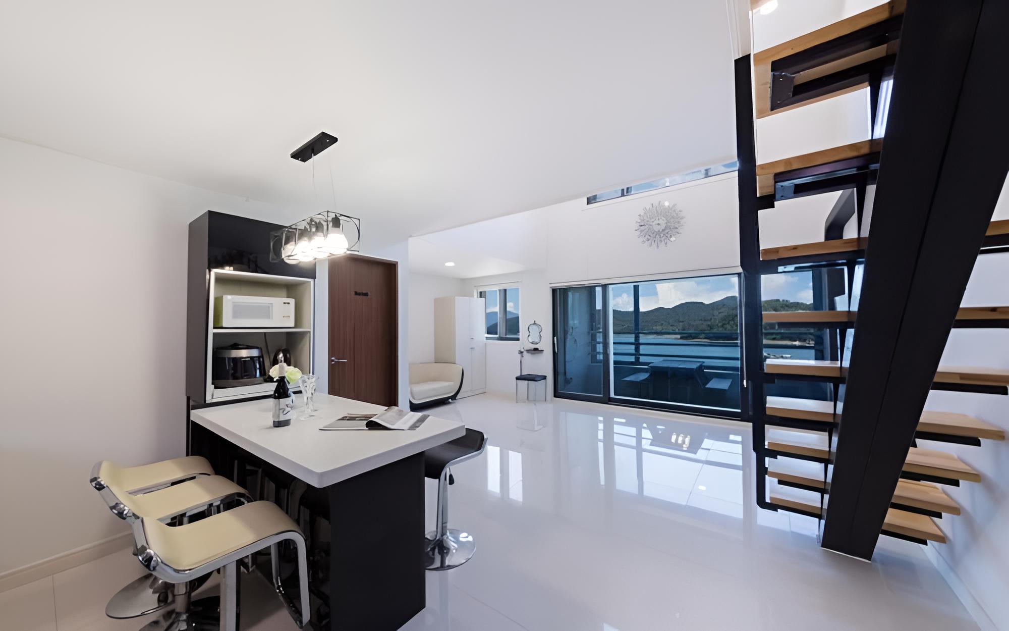 Room (301(multiple floors))