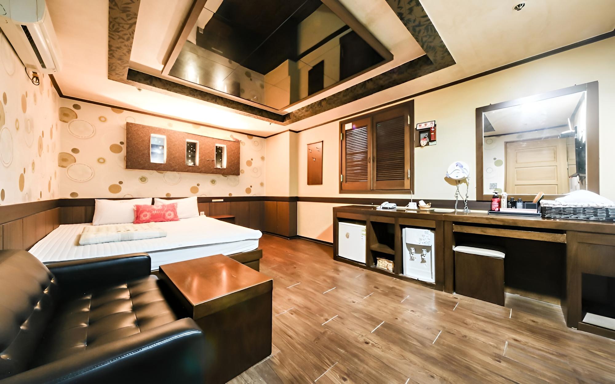 Room (Standard Room)