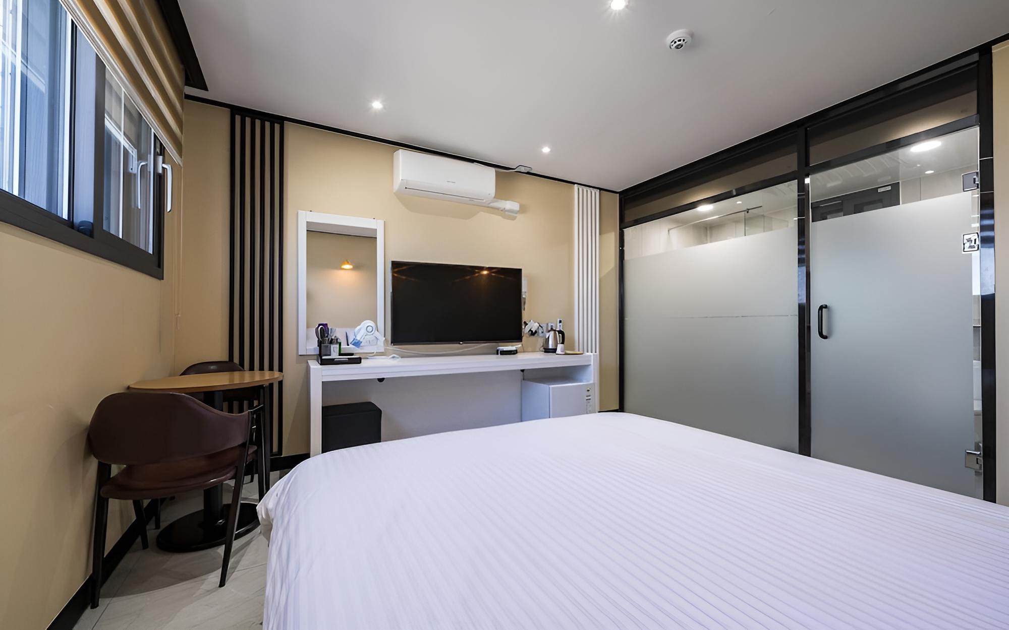 Room (General room) photo 1