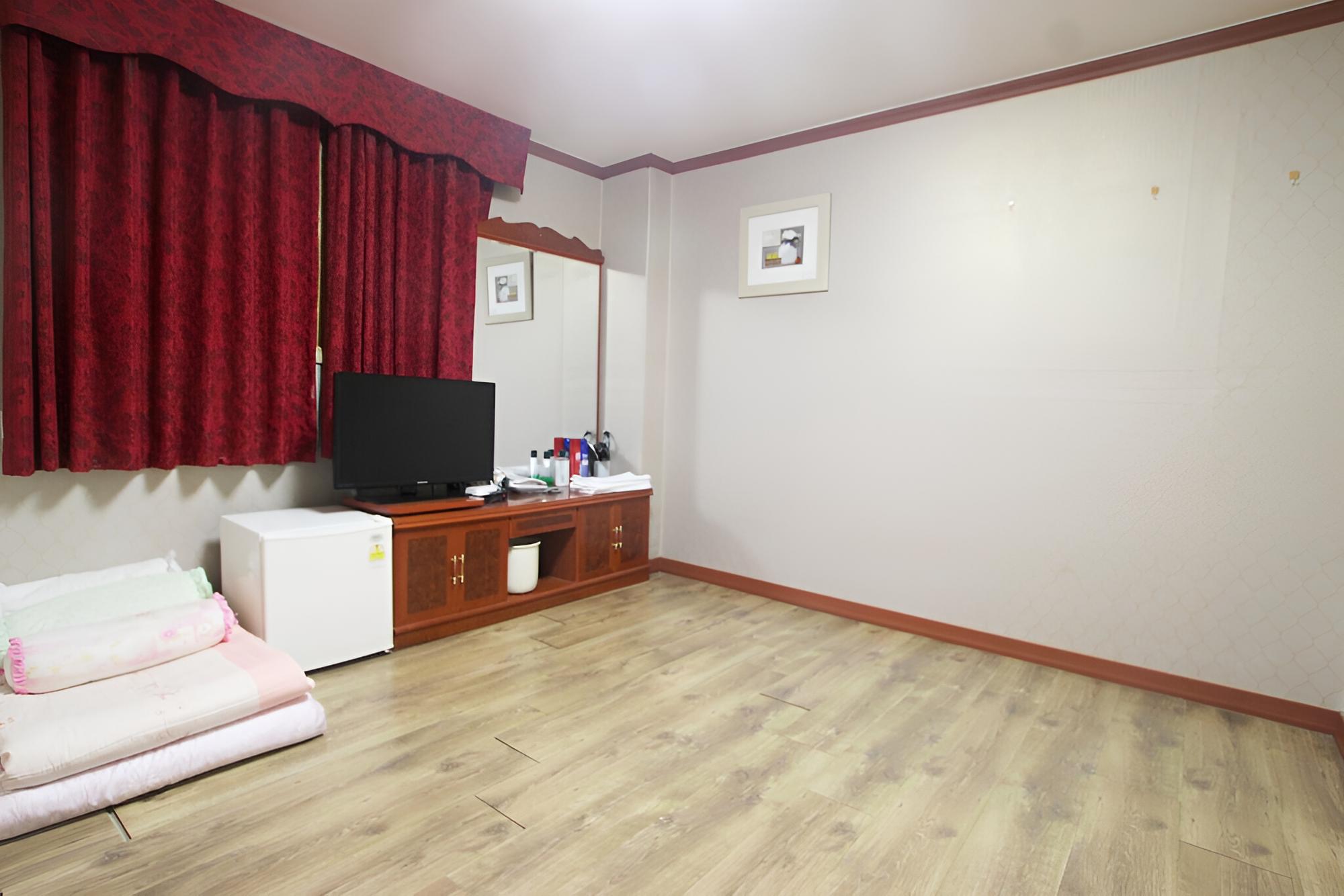 Room (Standard Room(floor heating system))