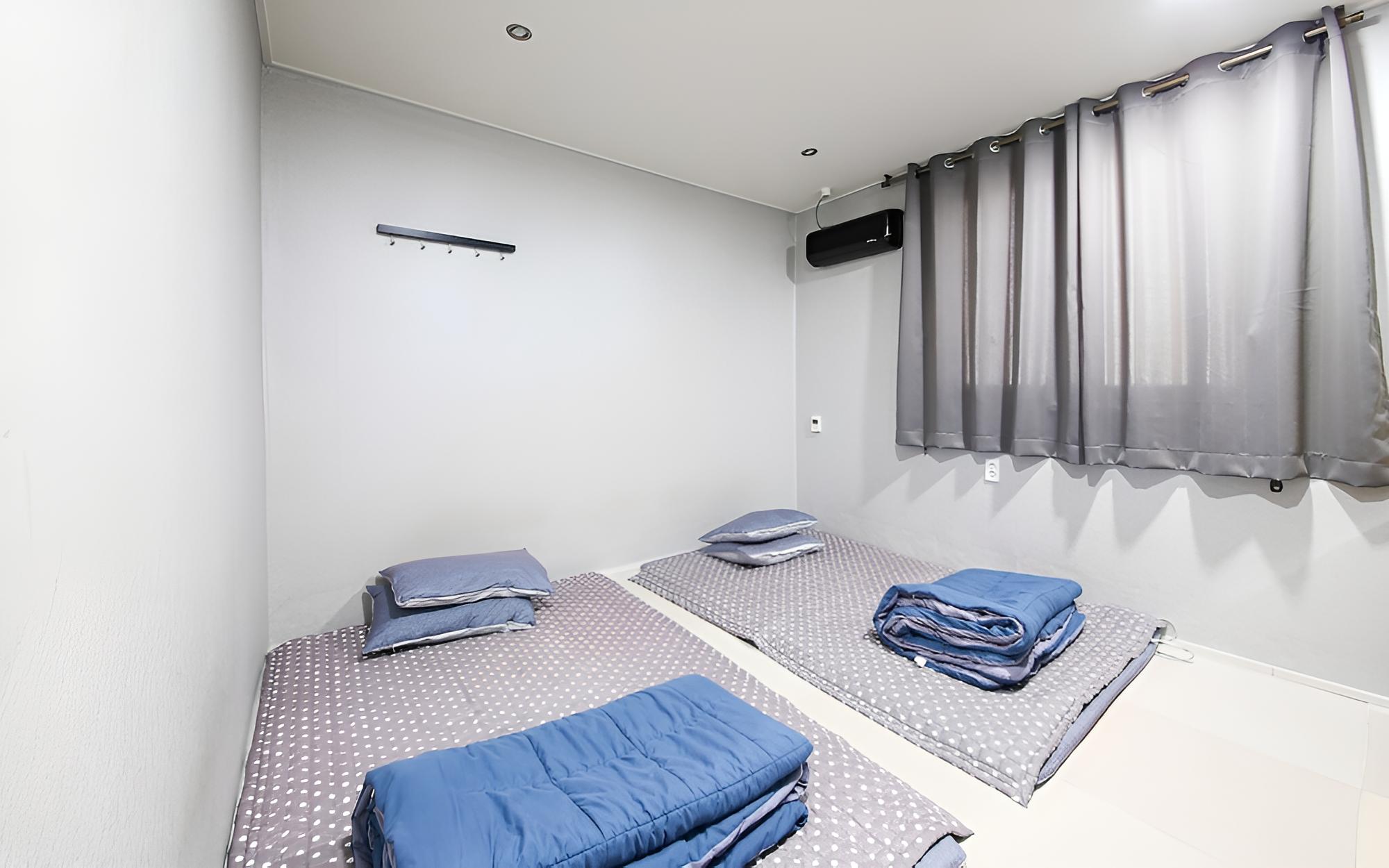 Room (Ondol Room)