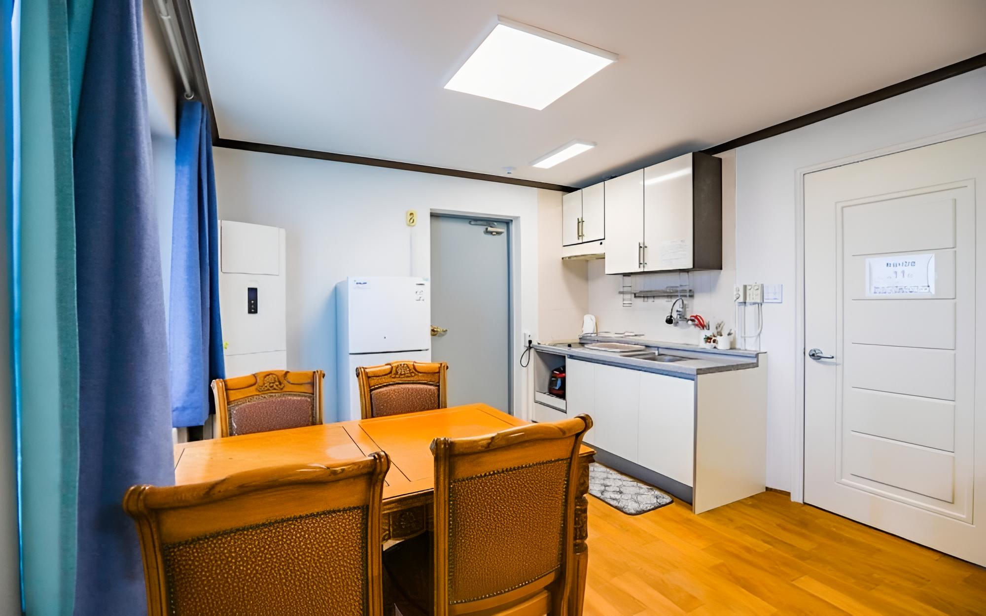 Room (Dolphins (2nd floor ocean view))