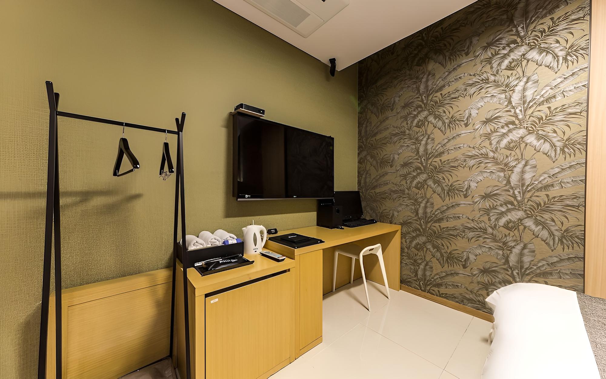 Room (Standard-C (massage chair available N) - Photo 5