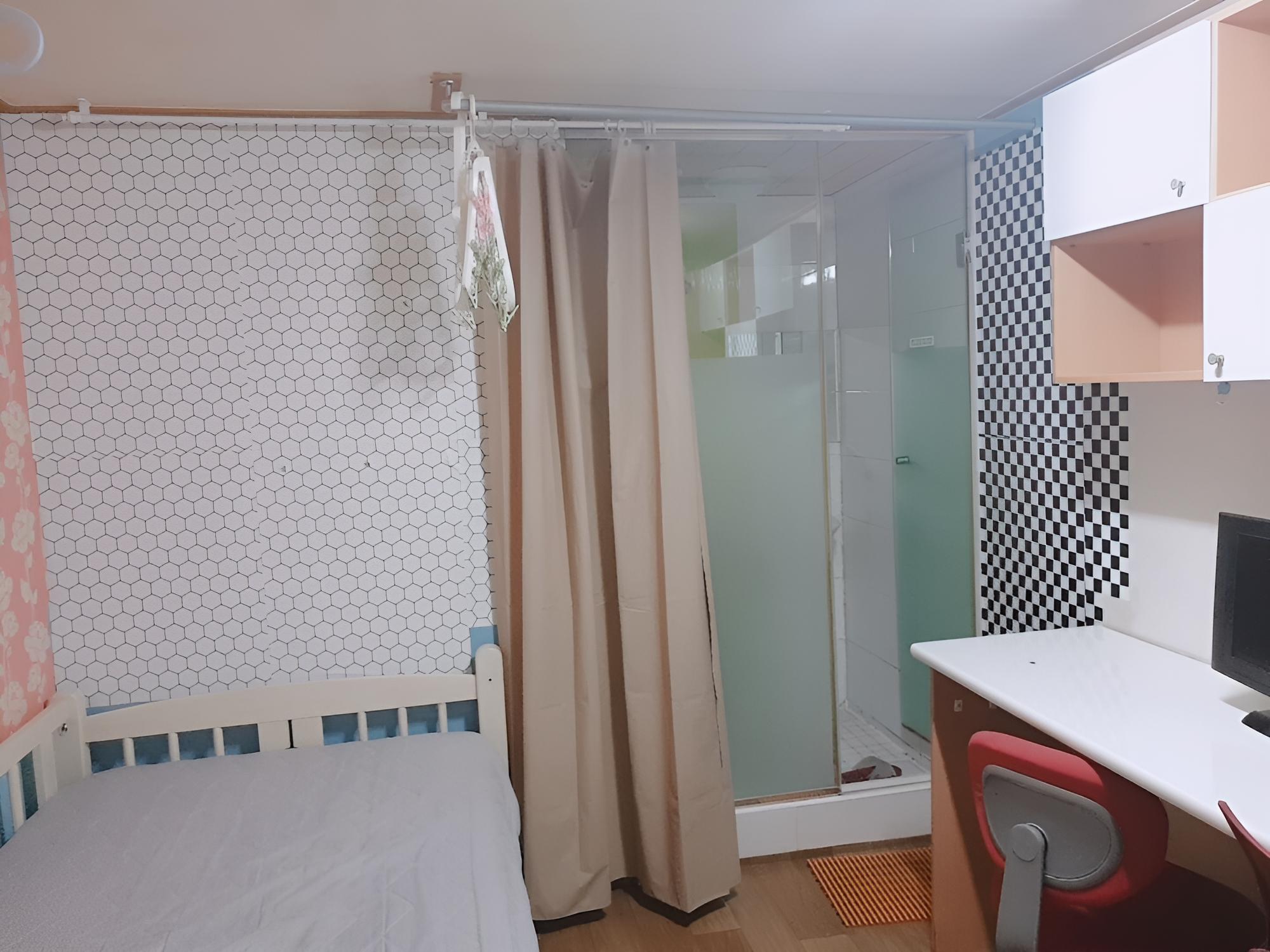 Super Single Room