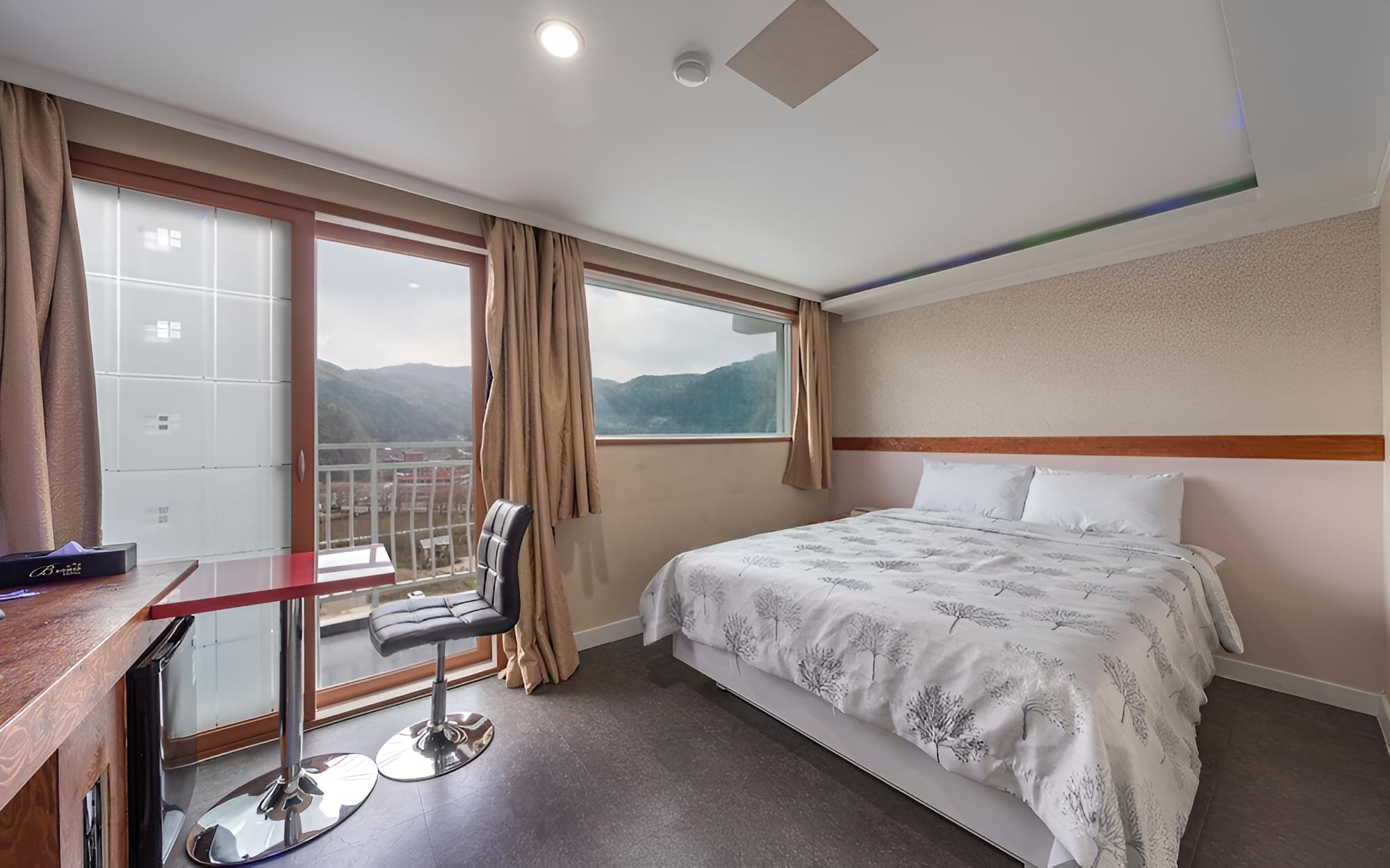 Room (Standard room (massage bed))