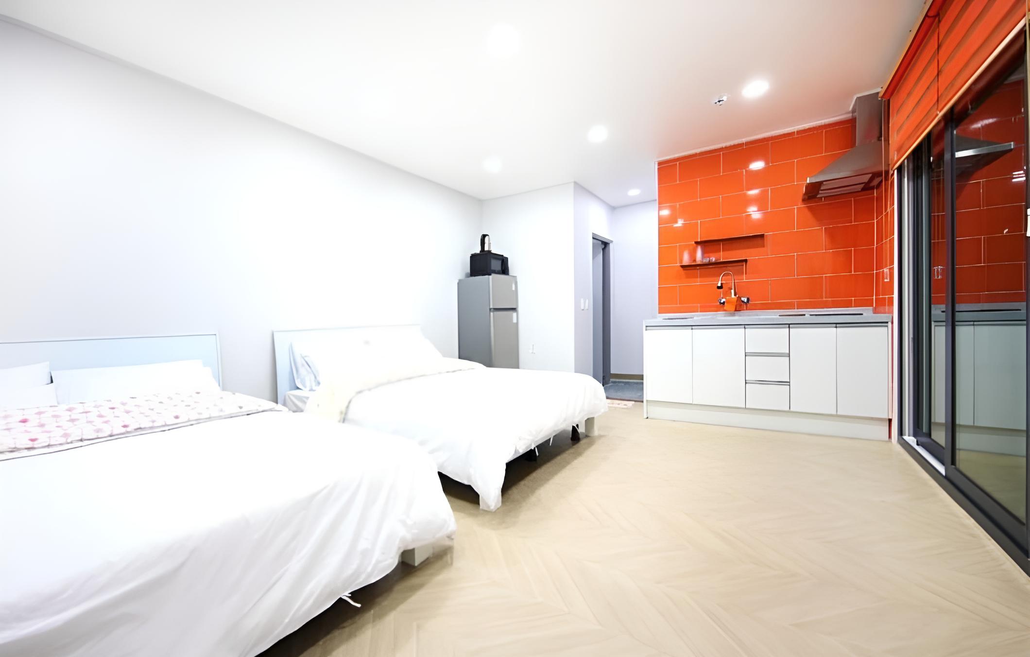 Room (Shim Orange Room 203)