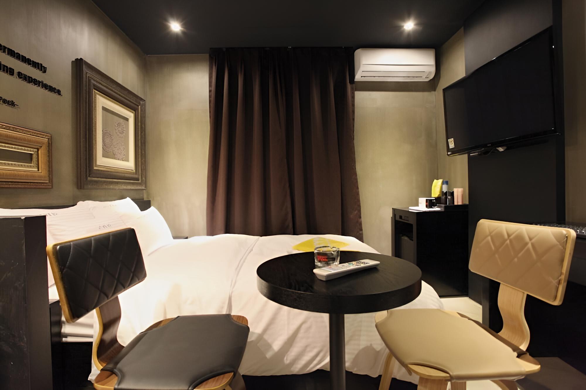 Room (Premium Room)