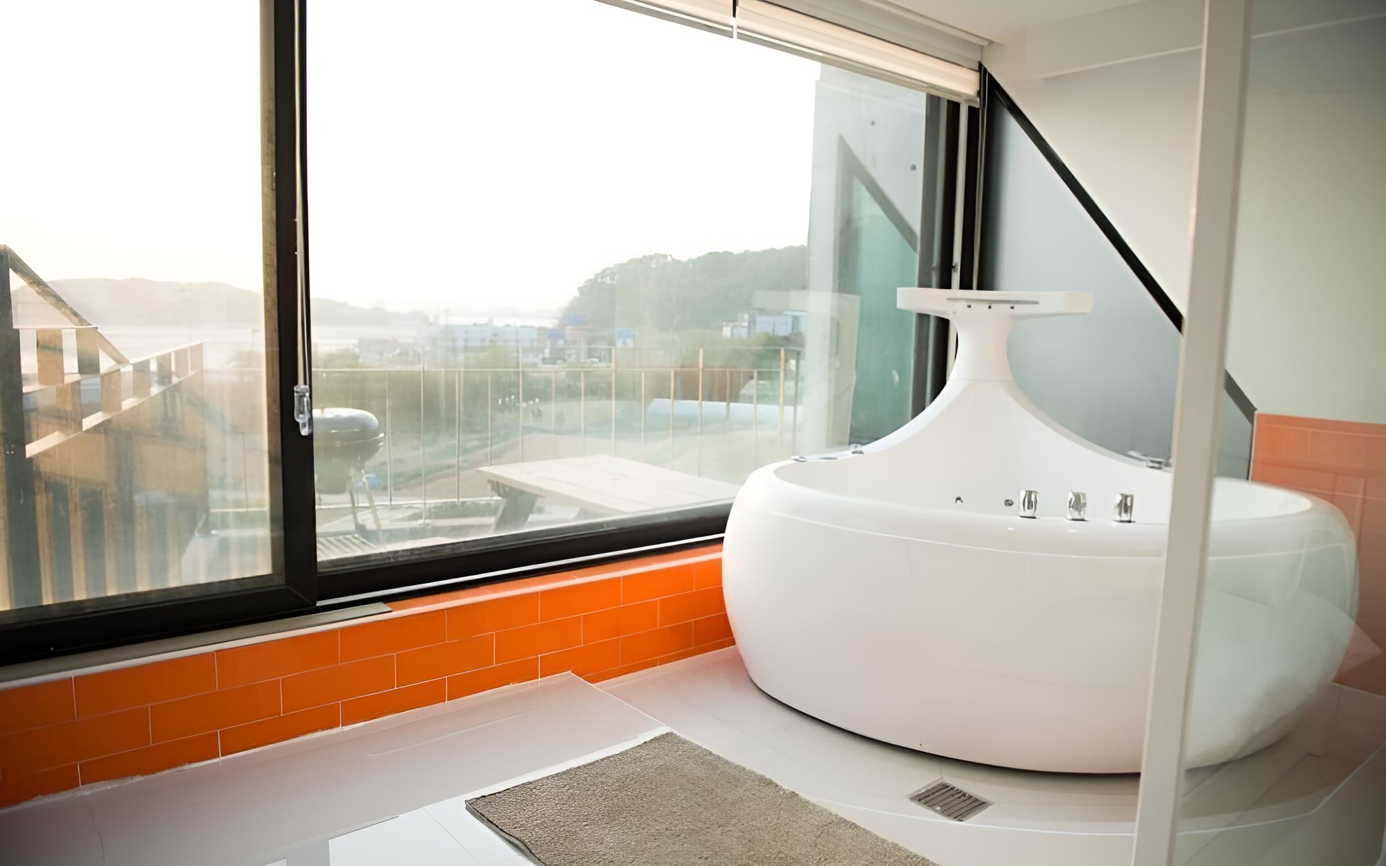 Room (POOLVILLA 201)
