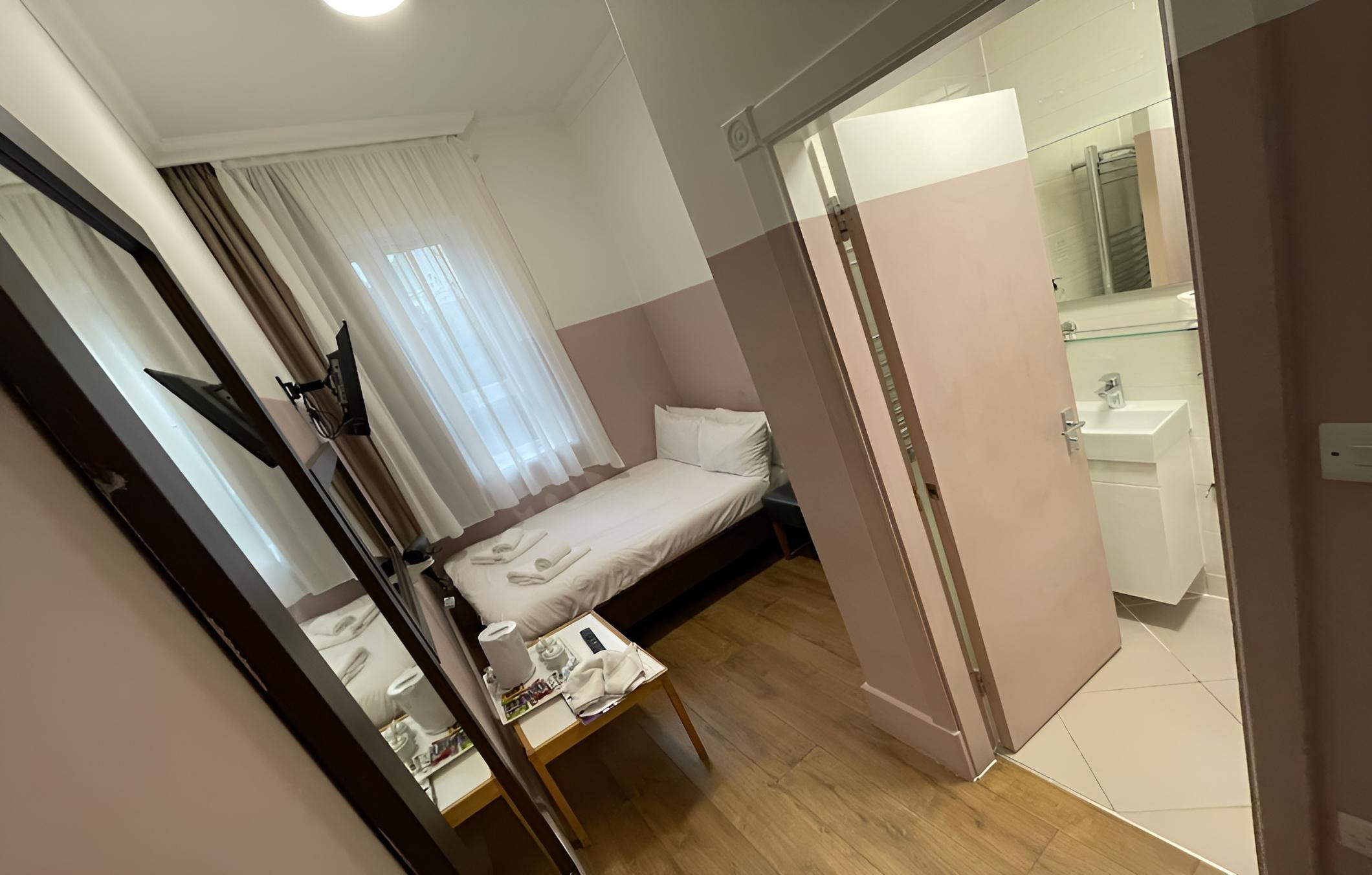 Economy Double Room, Ensuite
