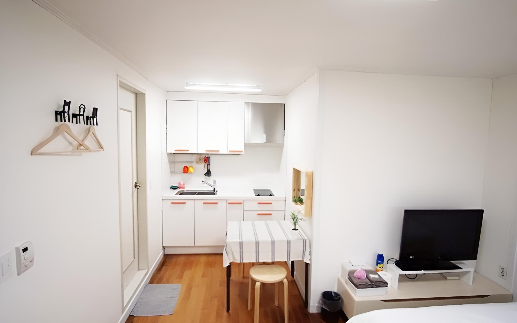 Room (33m Studio type (sweet couple room))