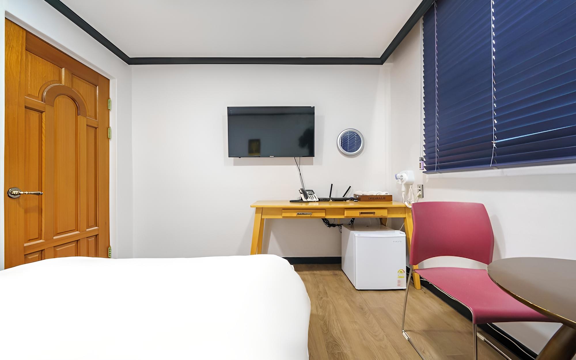 Room (Late check-out (fast room-late checko)