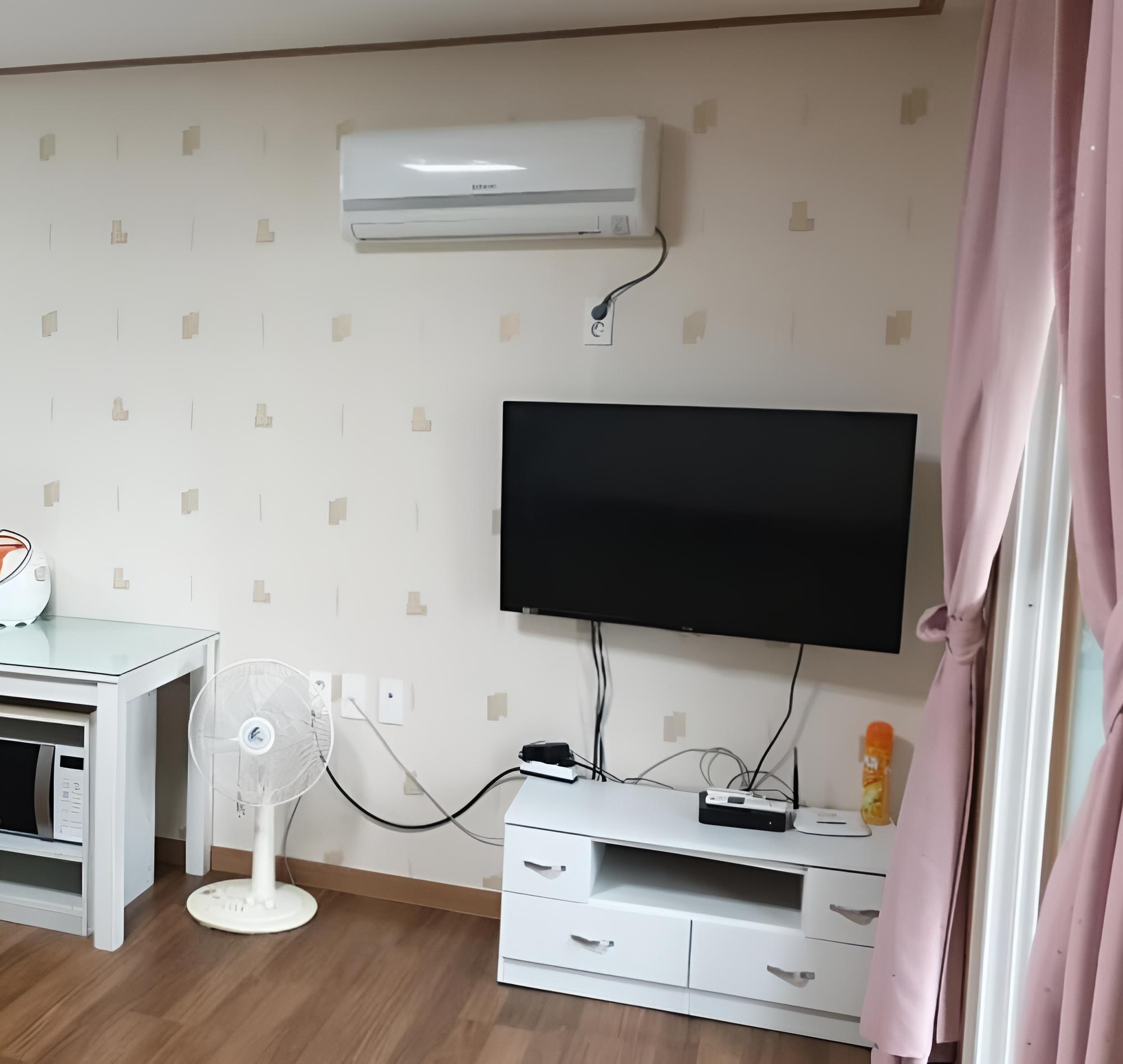 Room (Room 102 (Double Bed))
