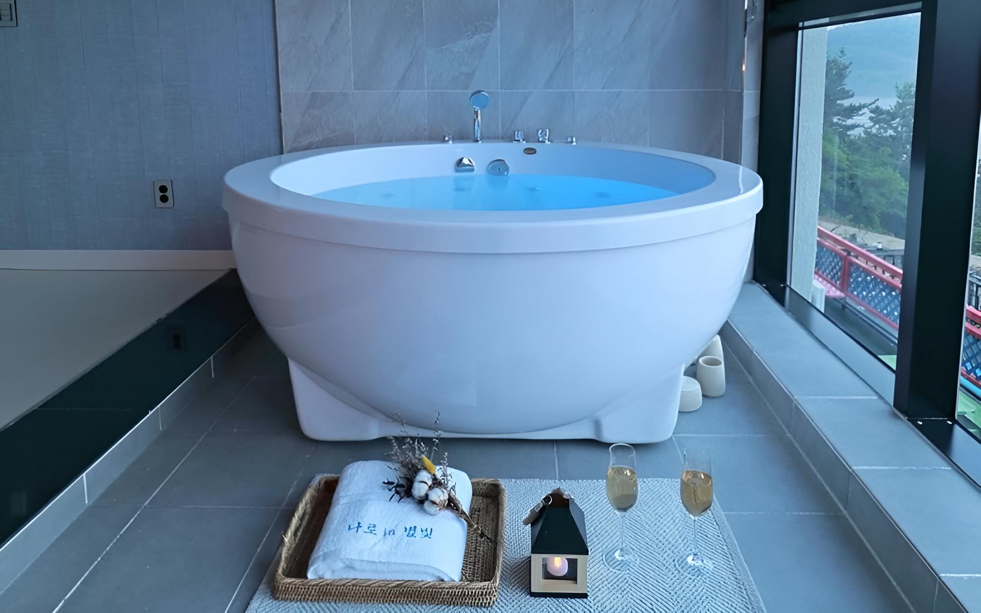 Room (Room 103 (Double layer Spa)) - Photo 3