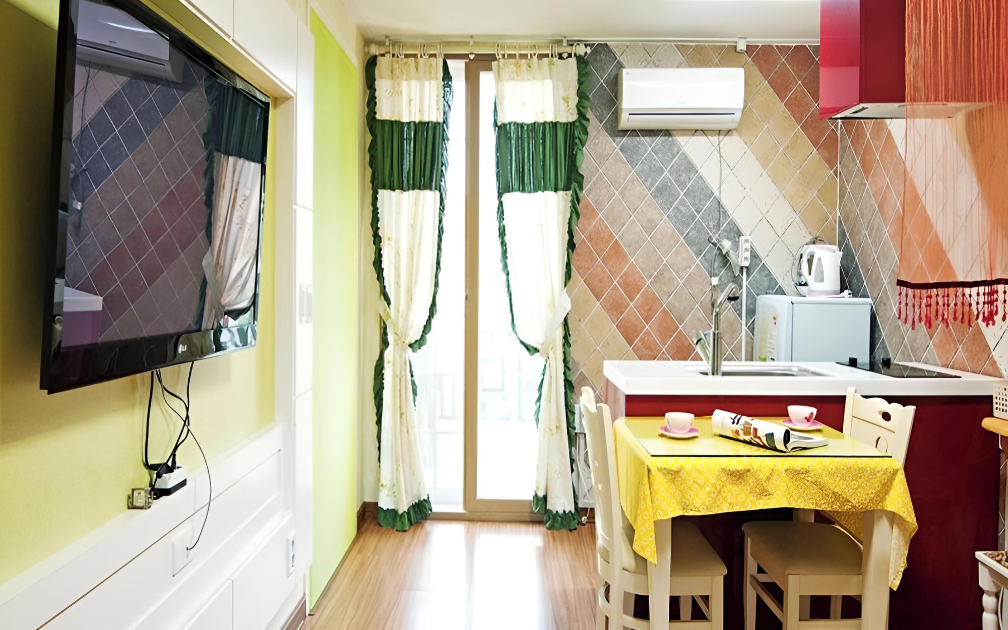 Room (Lemon (bed))