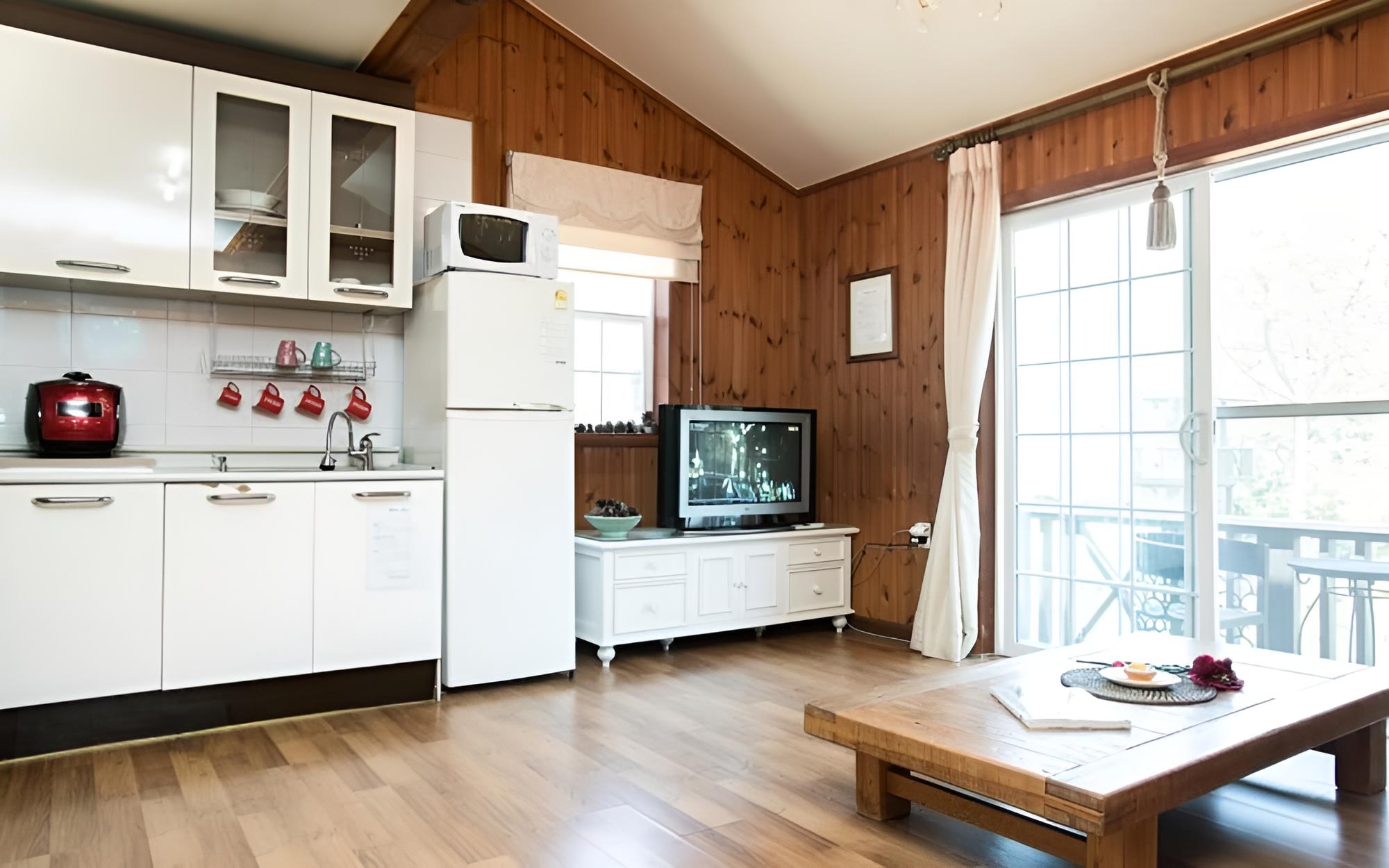 Room (Lulu starlight) photo 2