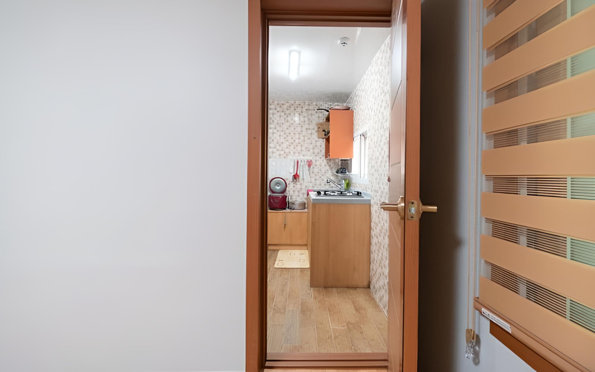 Room (Daffodil)