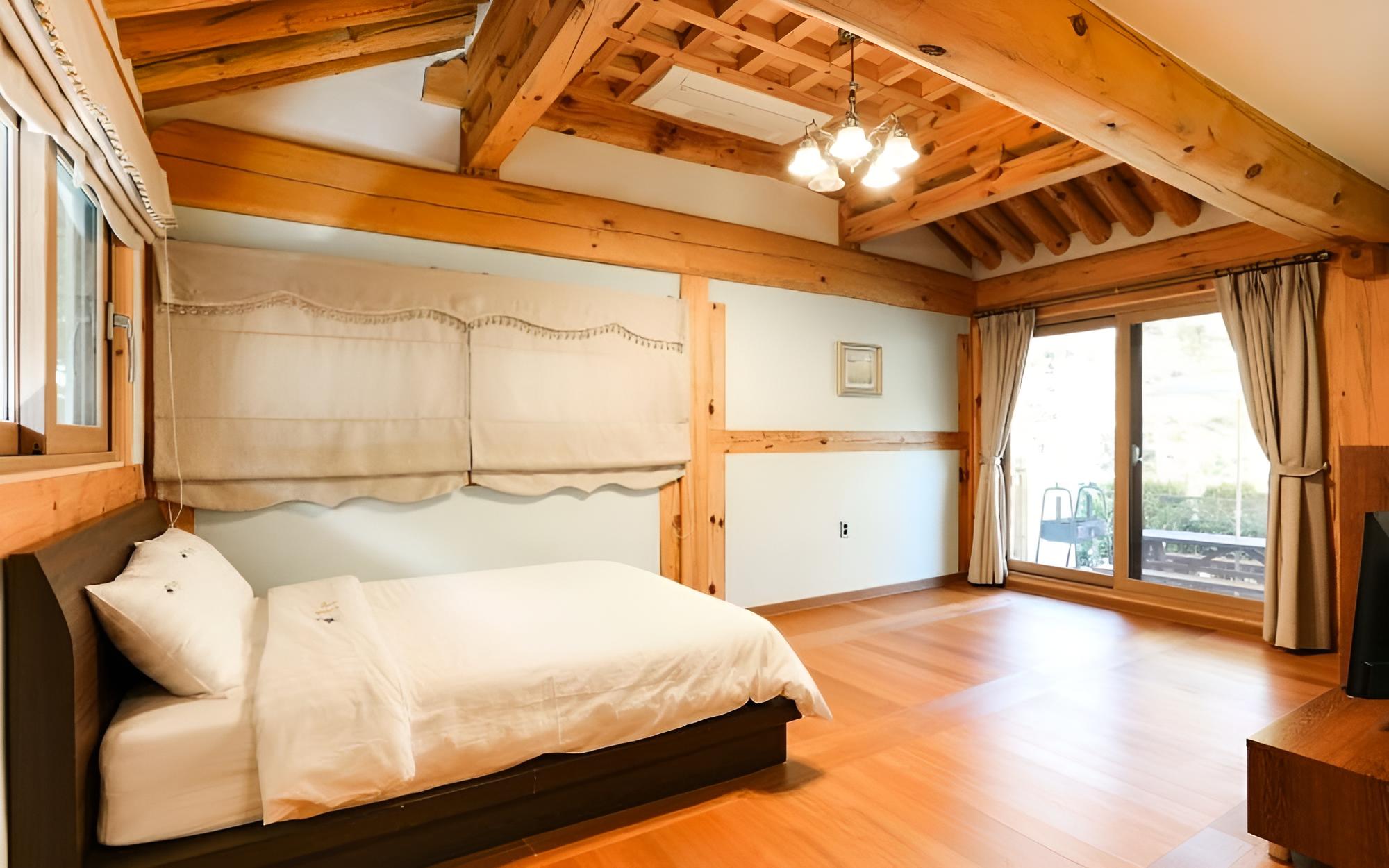 Room (Comfort (bed room)) photo 2