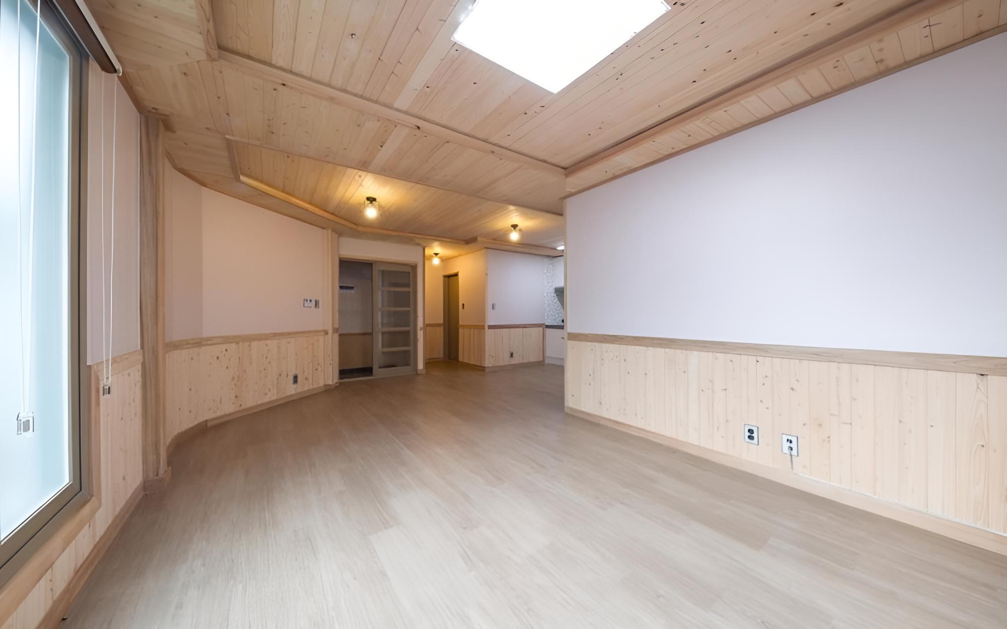 Room (Sunflower) photo 2