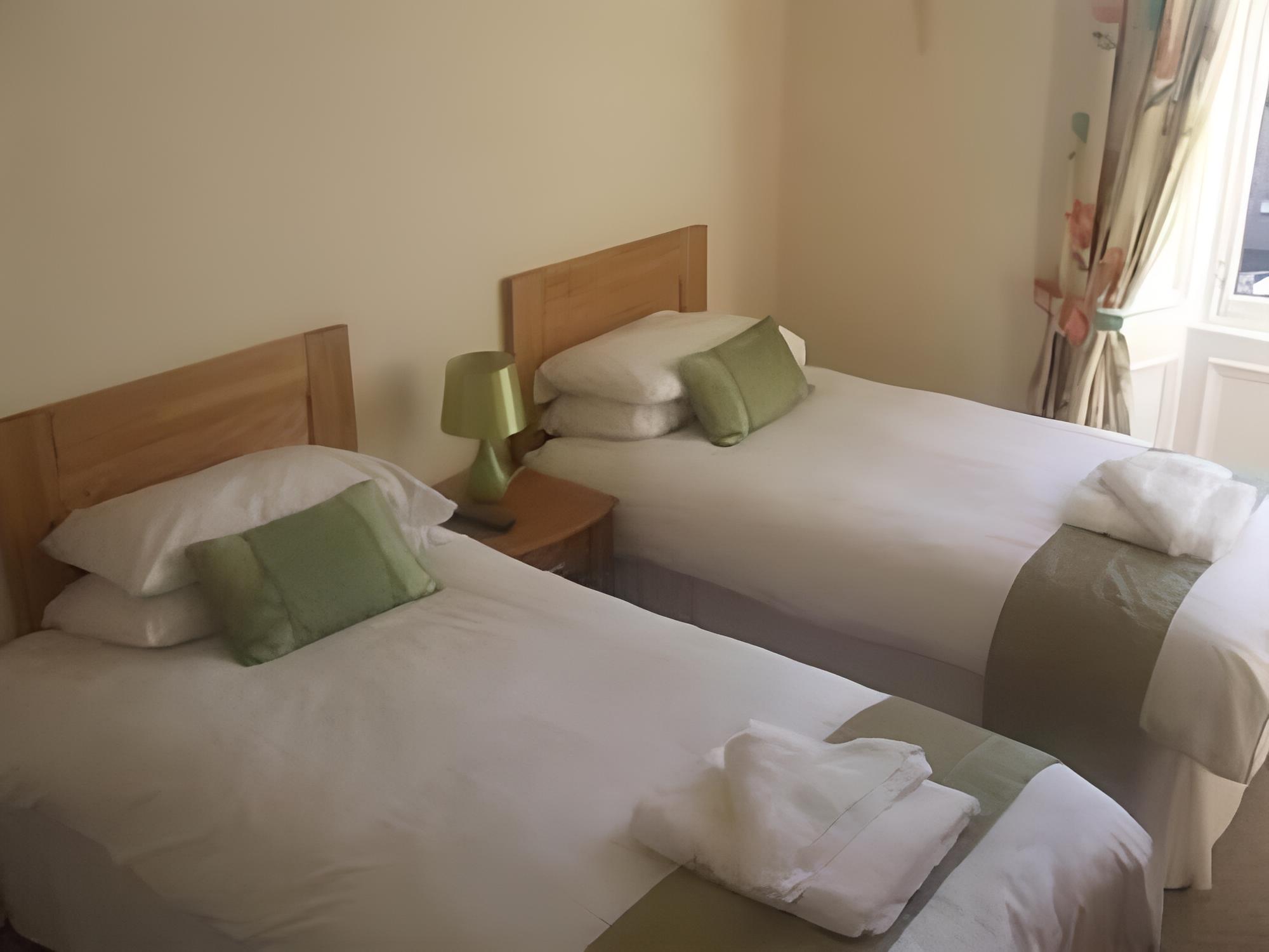 Single Room, Ensuite photo 1