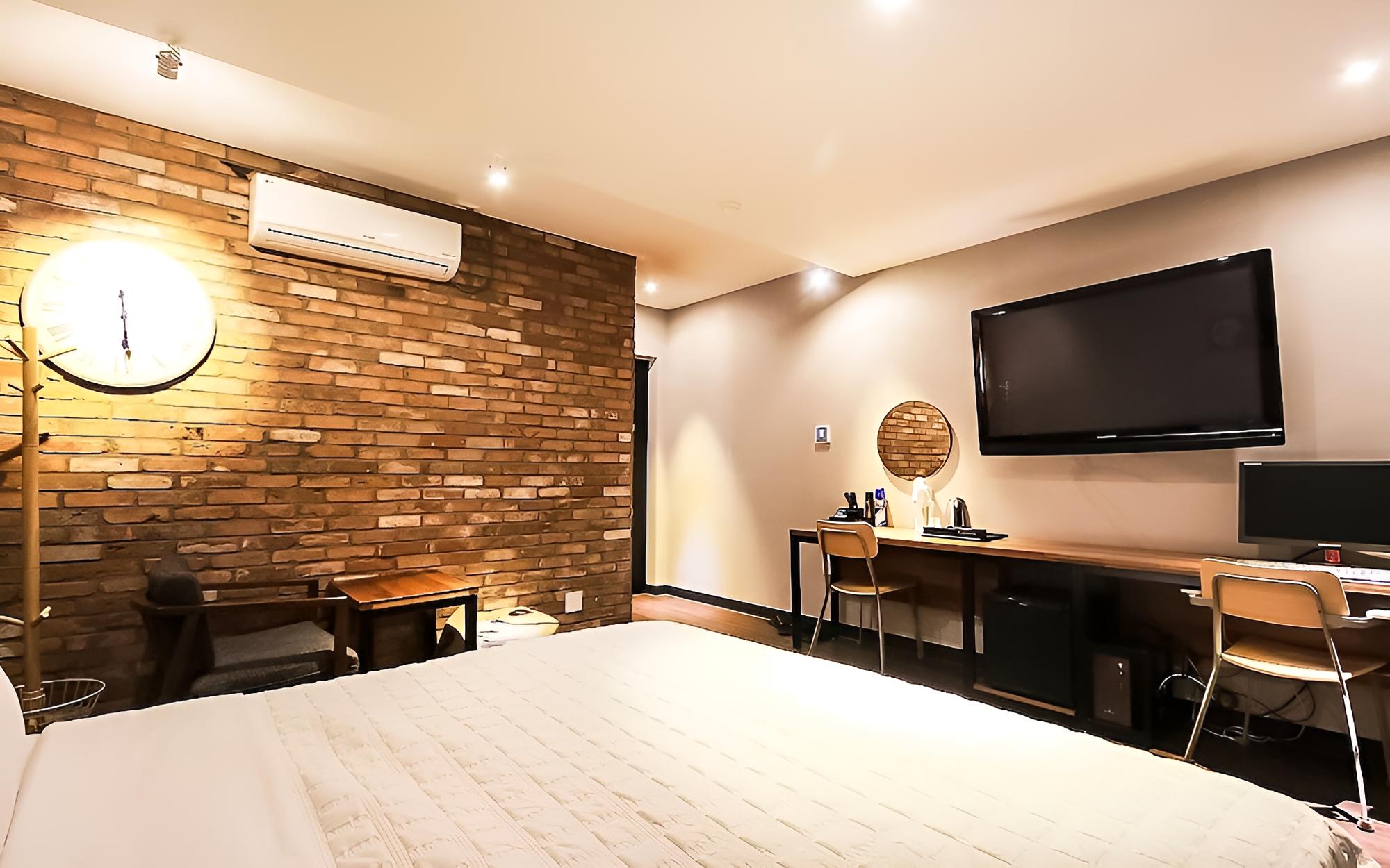 Room (Standard (single PC + Netflix free)) - Photo 9
