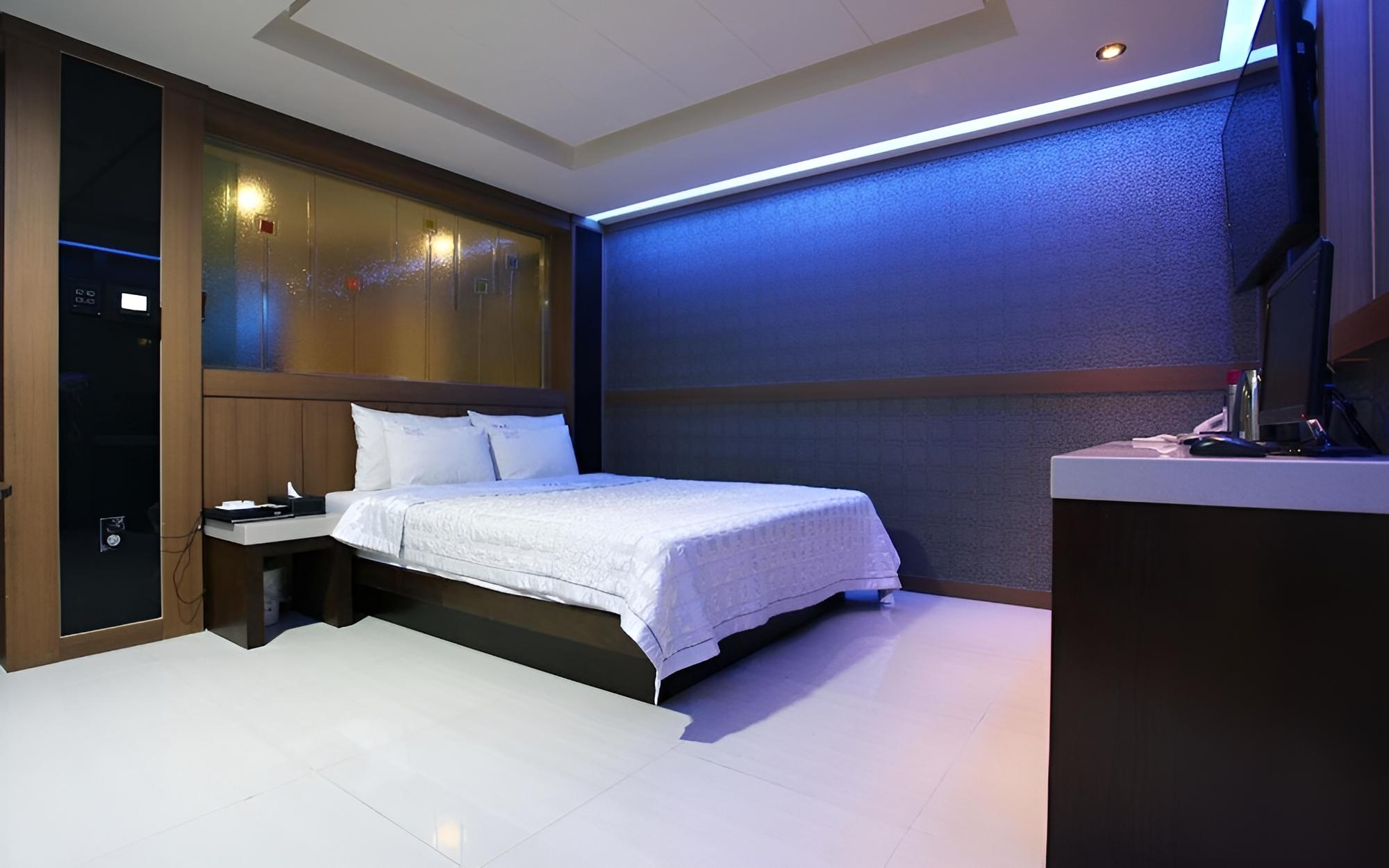 Room (Event Accommodation (No Parking))