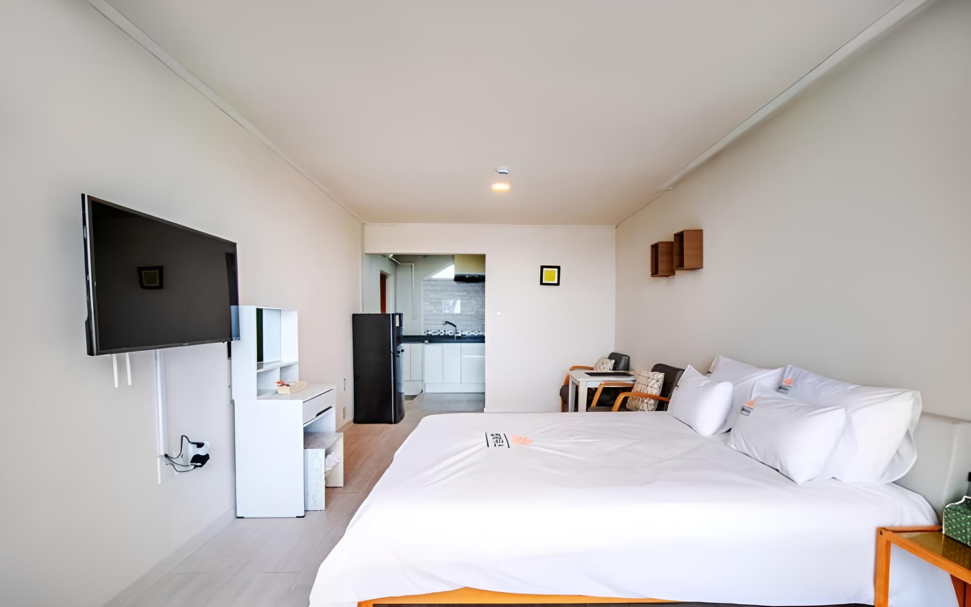 Room (201 Spa ocean view (Netflix bath salt) photo 3
