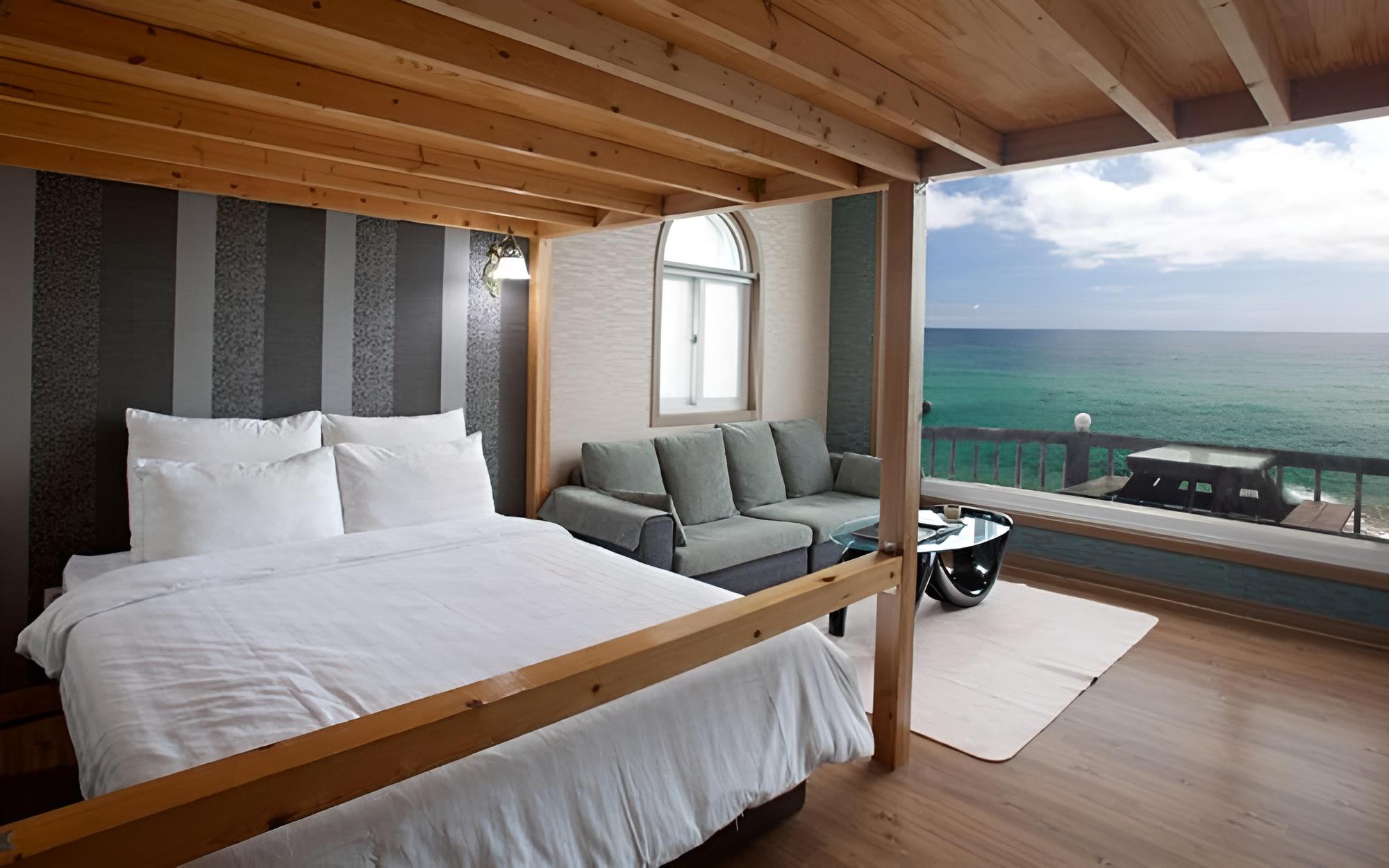 Room (Beach 003)