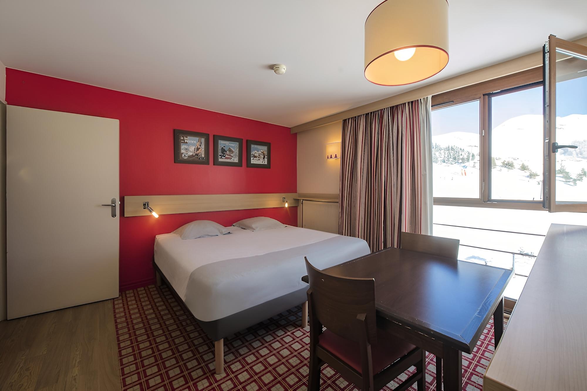 Classic Double Room, 1 Bedroom, Mountain View